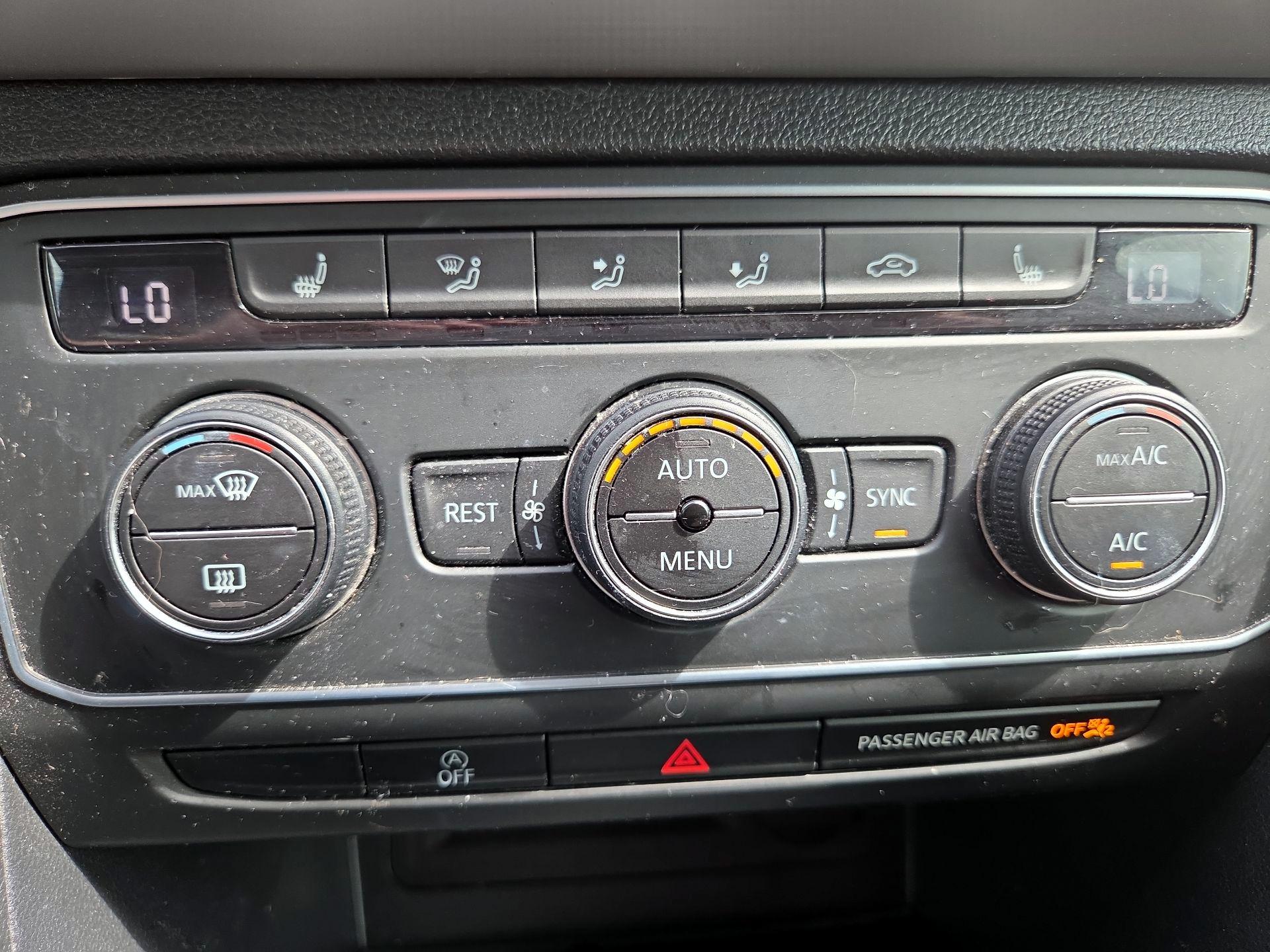 Thumbnail: 2021 Volkswagen Atlas - 16