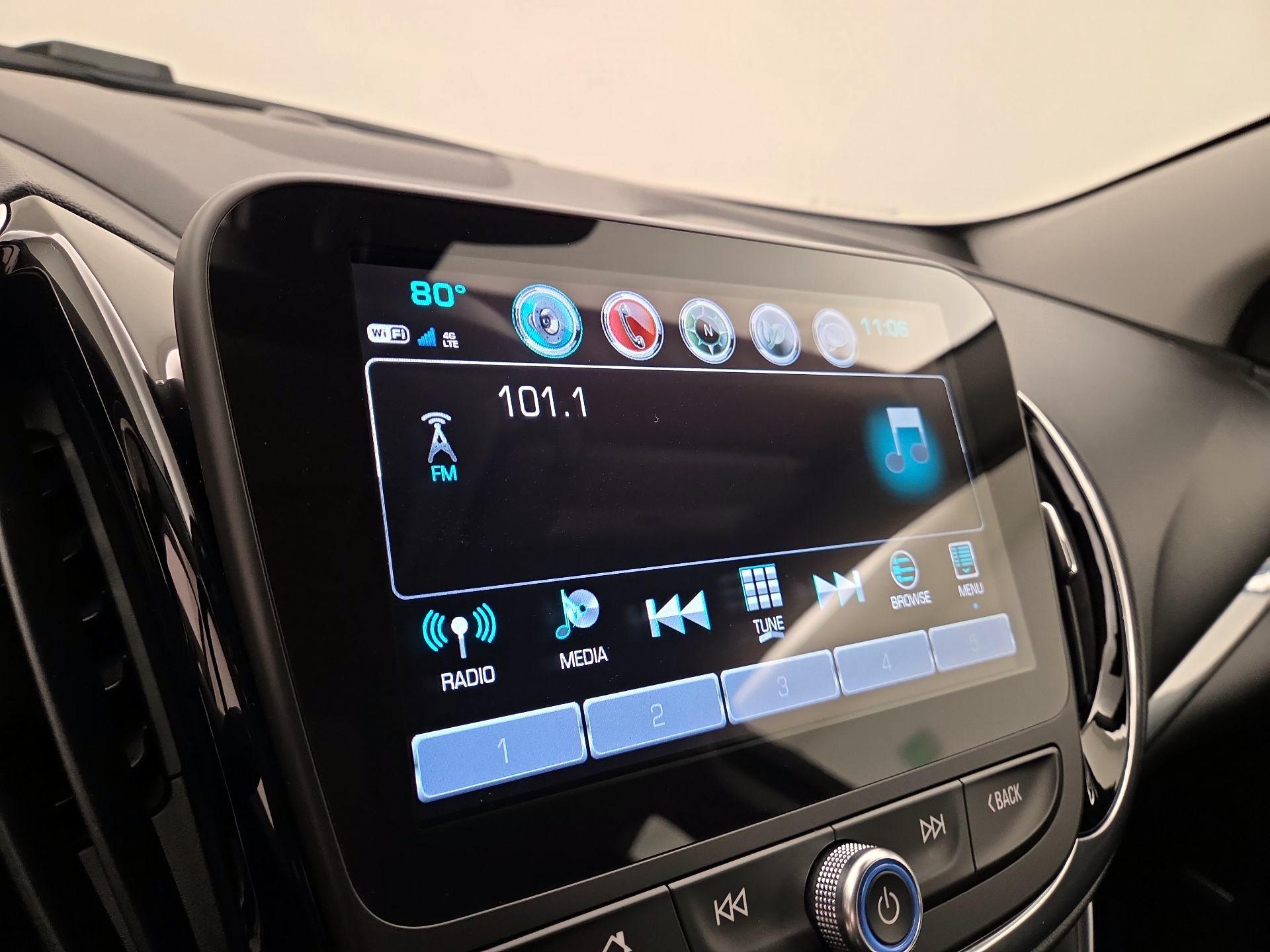 Thumbnail: 2018 Chevrolet Volt - 16