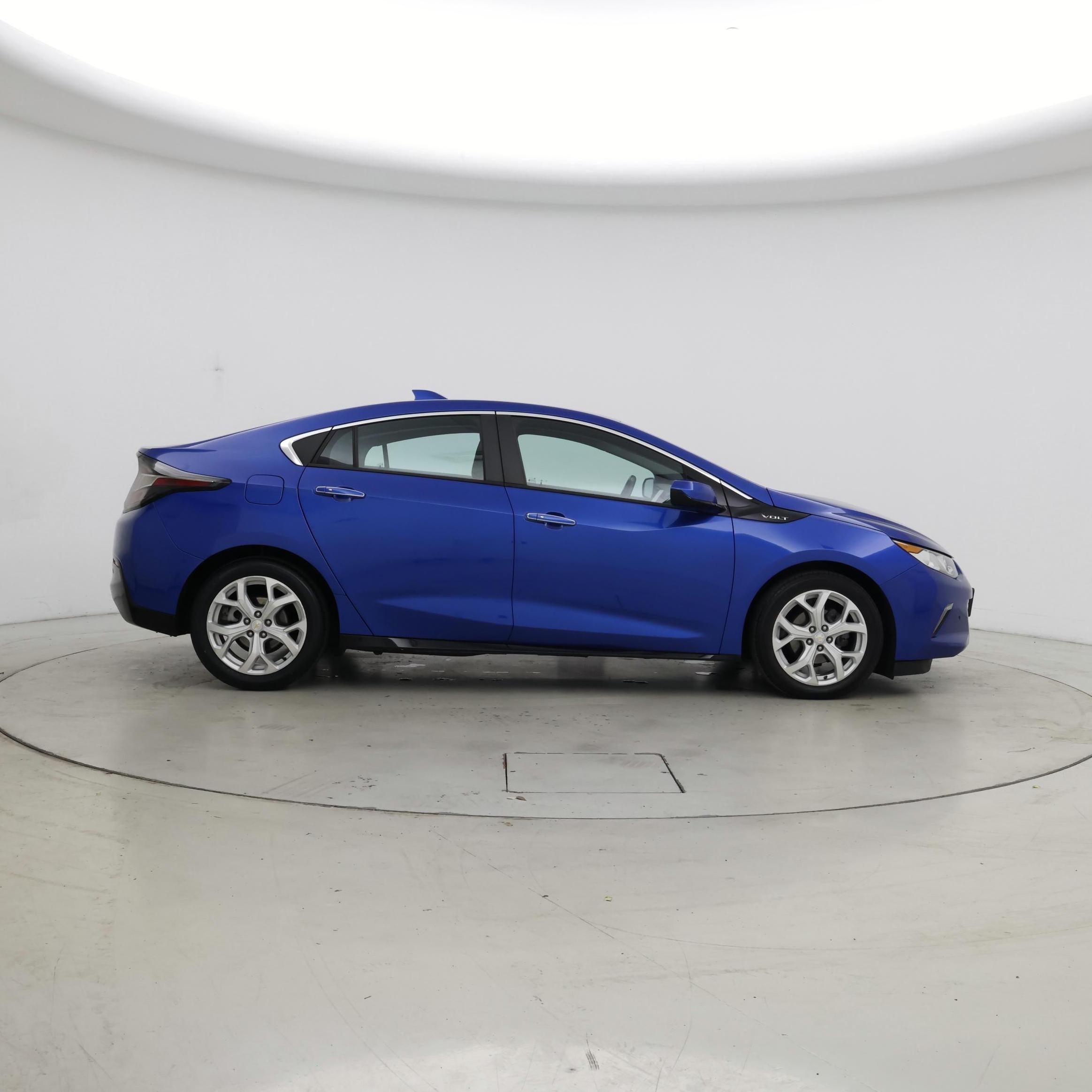 Thumbnail: 2018 Chevrolet Volt - 7