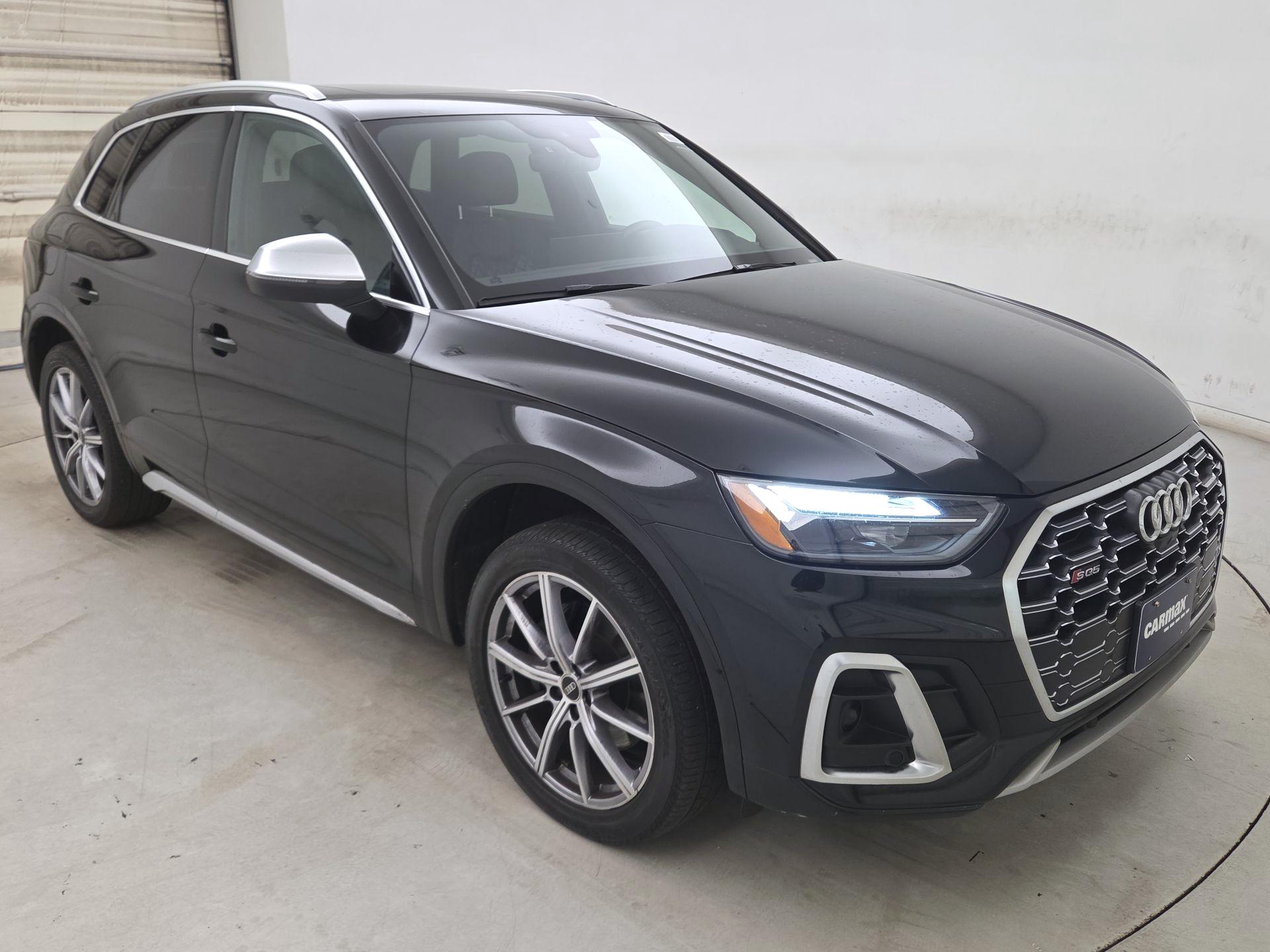 Thumbnail: 2022 Audi SQ5 - 1