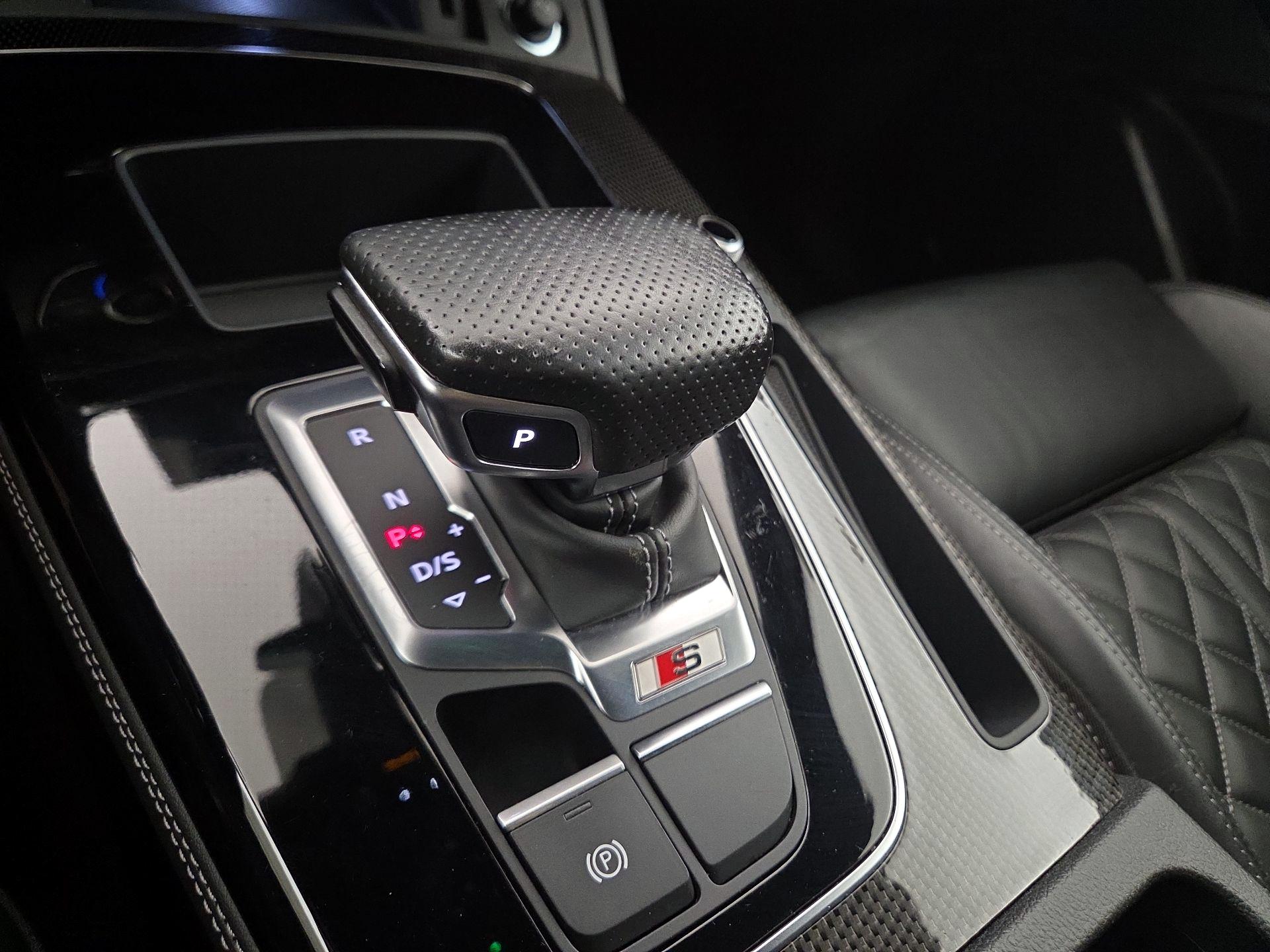 Thumbnail: 2022 Audi SQ5 - 16