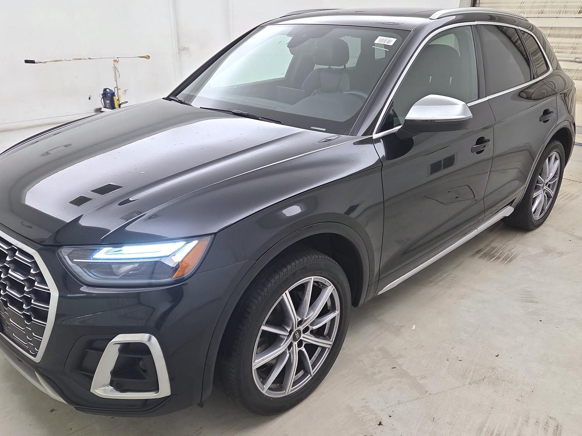 Thumbnail: 2022 Audi SQ5 - 3