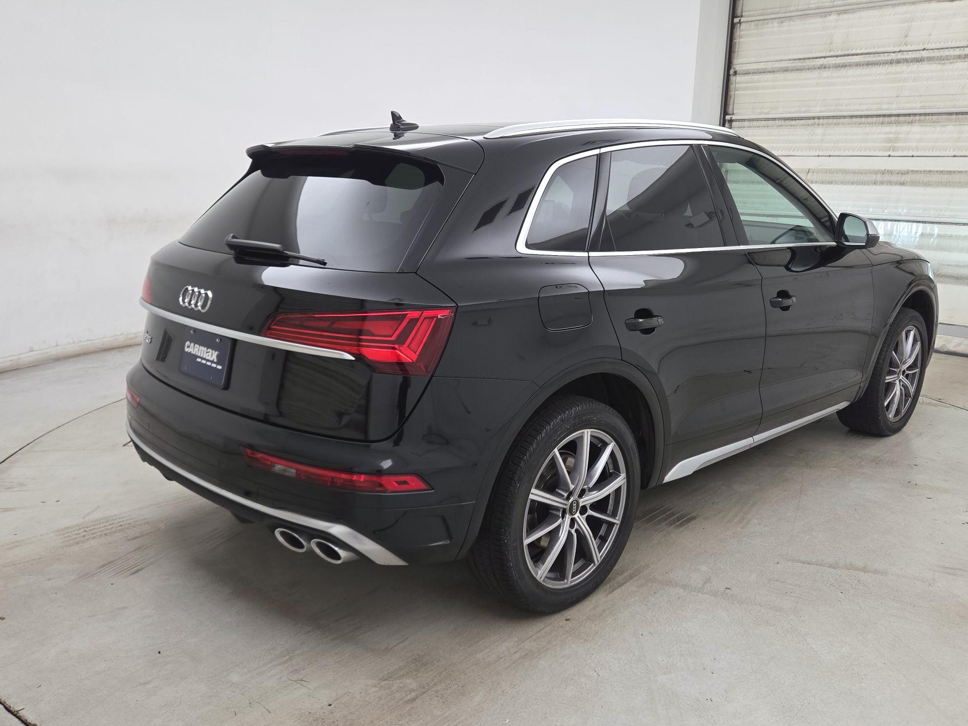 Thumbnail: 2022 Audi SQ5 - 5