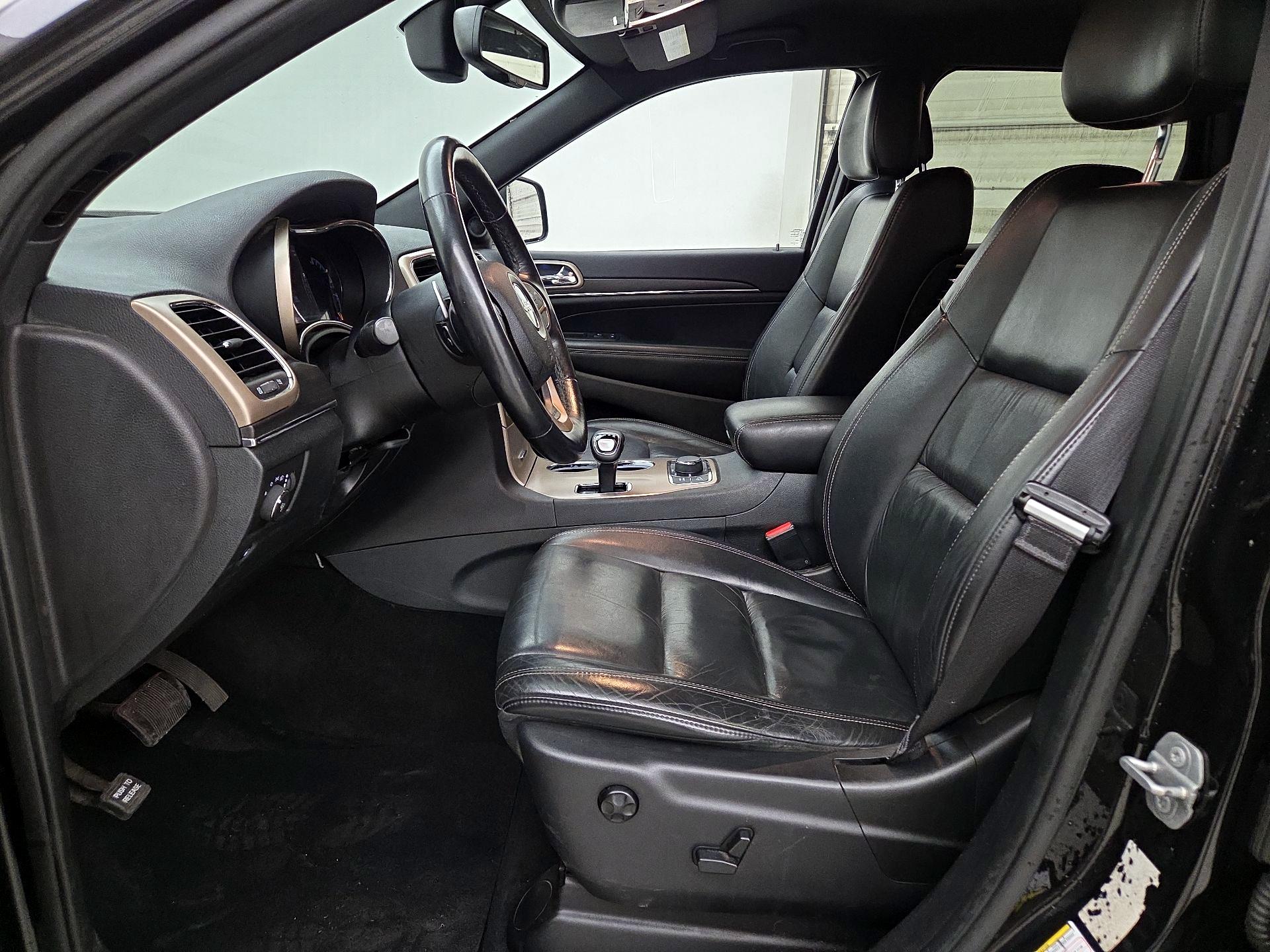 Thumbnail: 2015 Jeep Grand Cherokee - 11