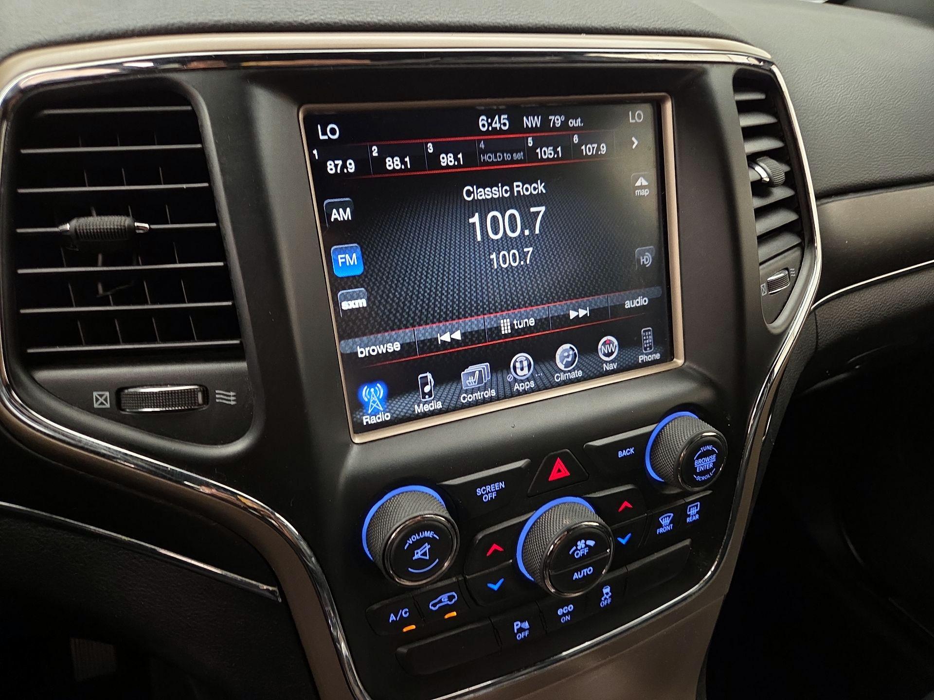 Thumbnail: 2015 Jeep Grand Cherokee - 16