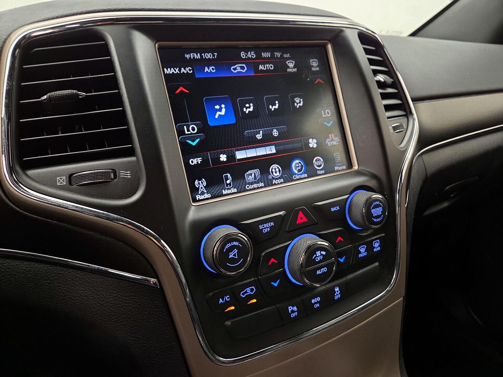 Thumbnail: 2015 Jeep Grand Cherokee - 17