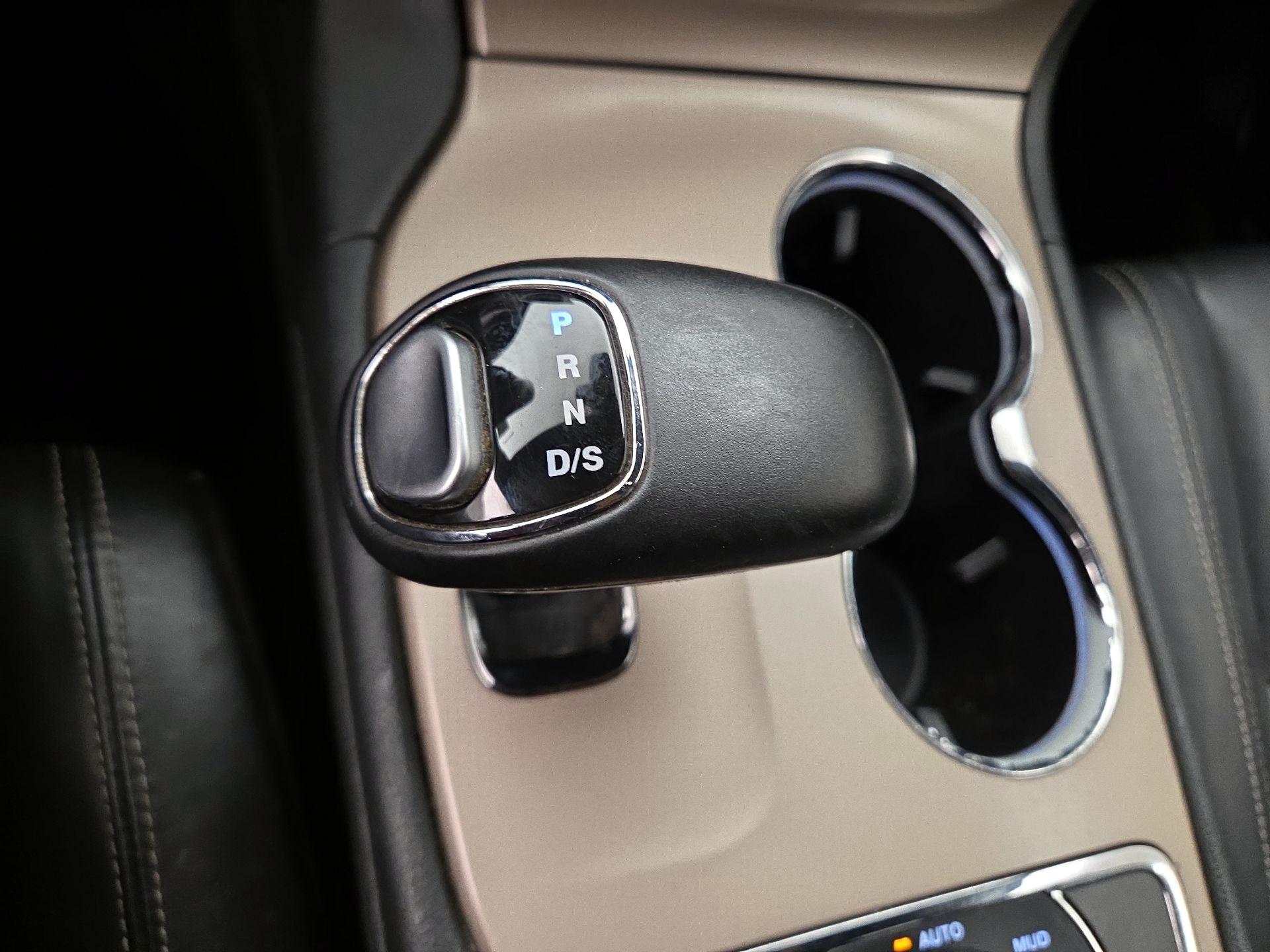 Thumbnail: 2015 Jeep Grand Cherokee - 18