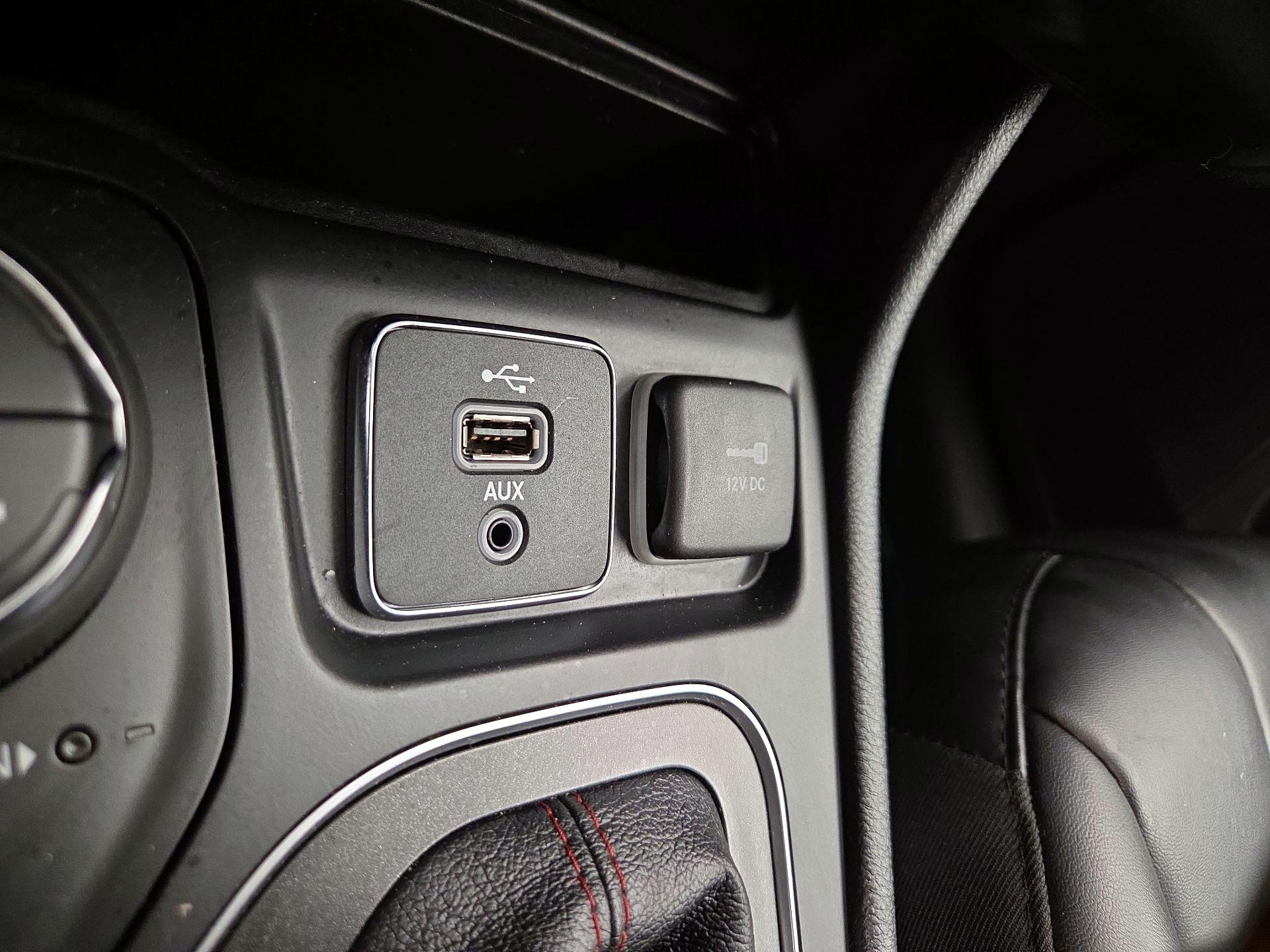 Thumbnail: 2019 Jeep Cherokee - 19