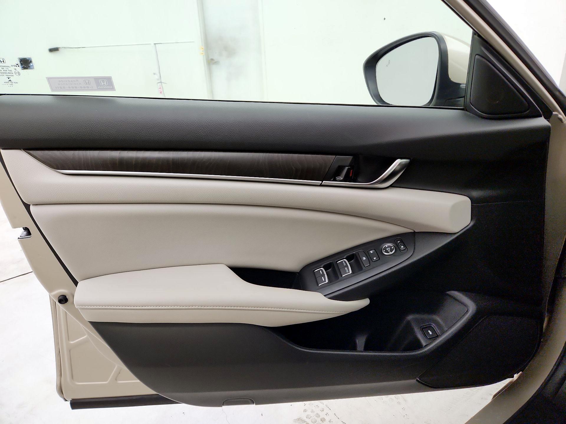 Thumbnail: 2020 Honda Accord - 12