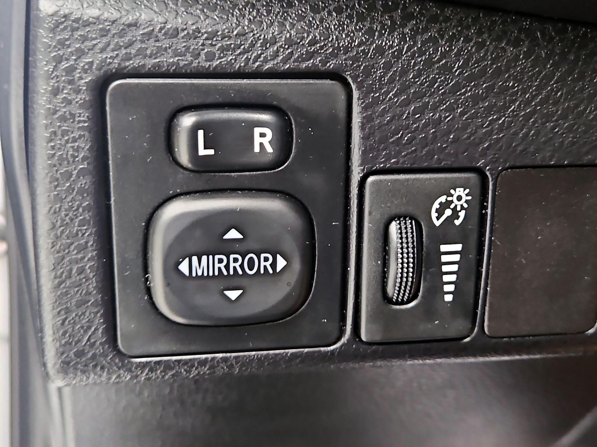 Thumbnail: 2015 Toyota Corolla - 13