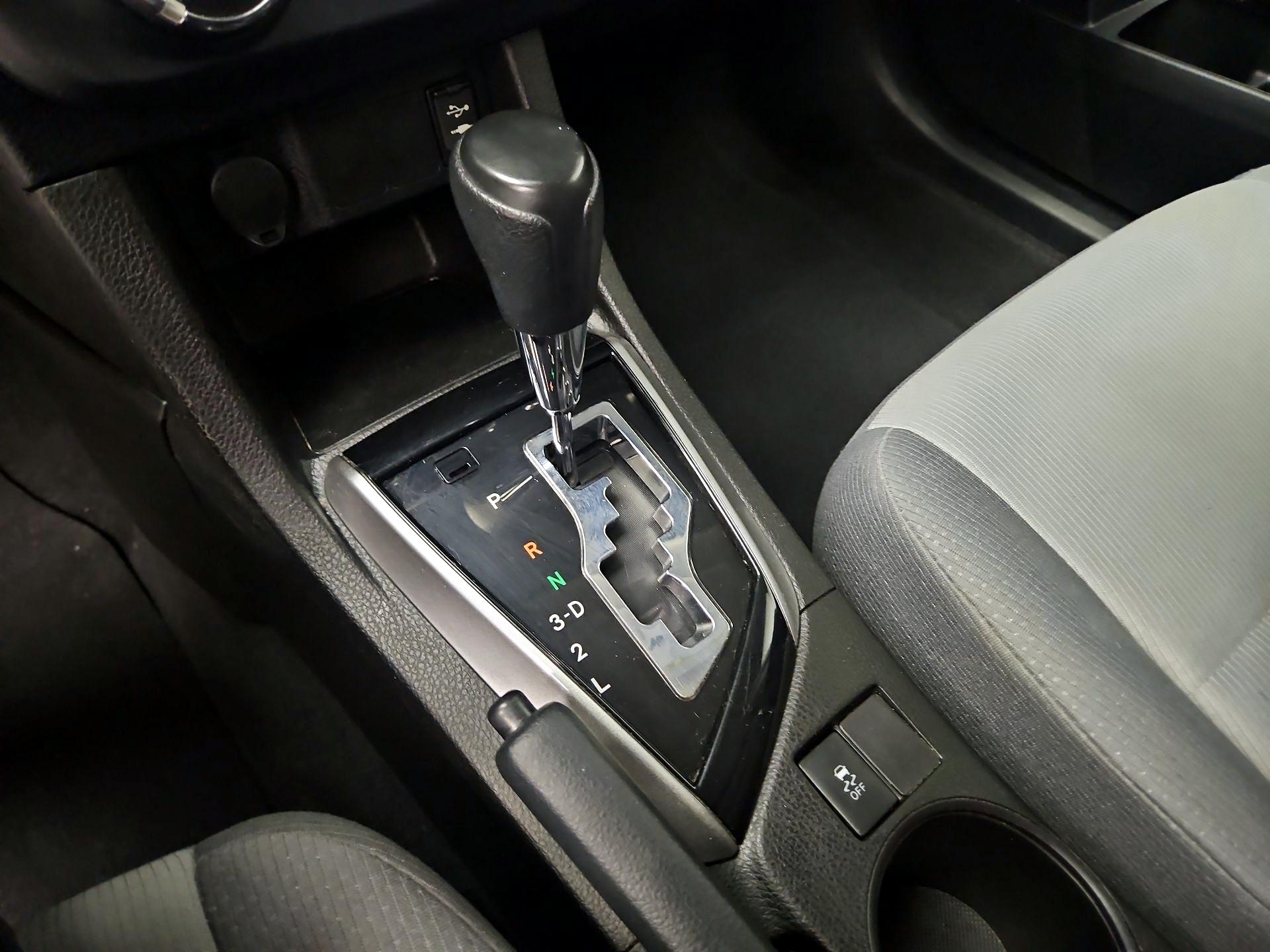 Thumbnail: 2015 Toyota Corolla - 16