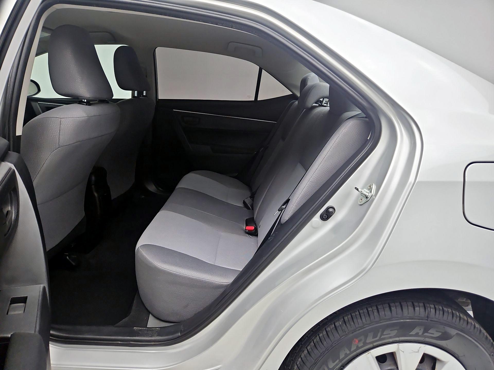 Thumbnail: 2015 Toyota Corolla - 18