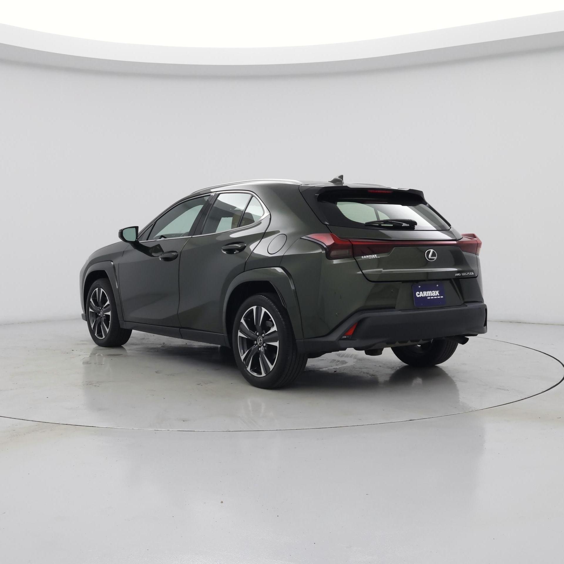 Thumbnail: 2023 Lexus UX - 2