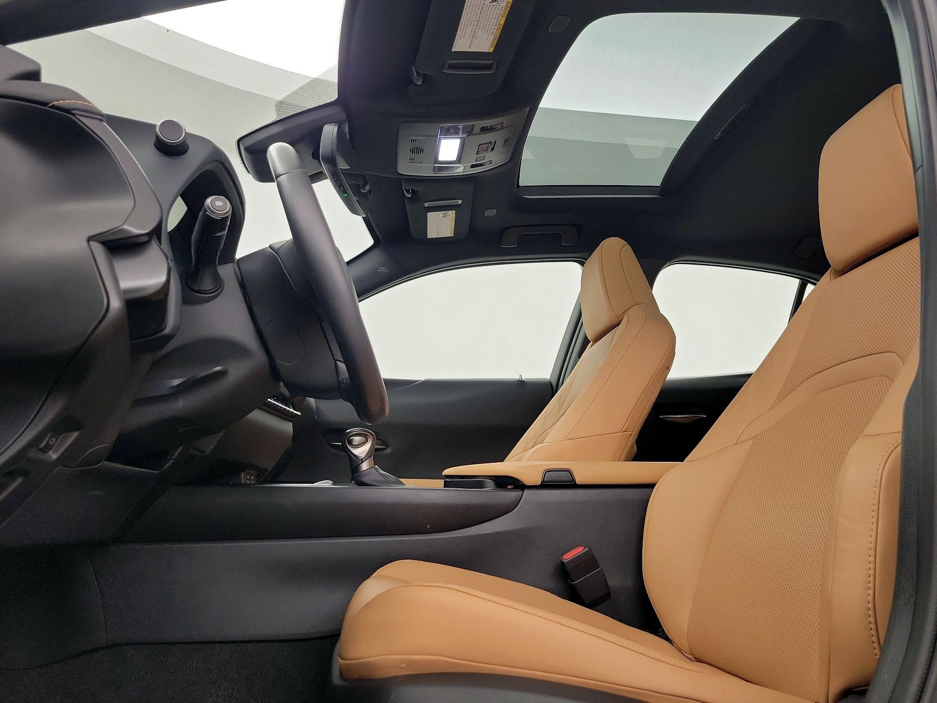 Thumbnail: 2023 Lexus UX - 19