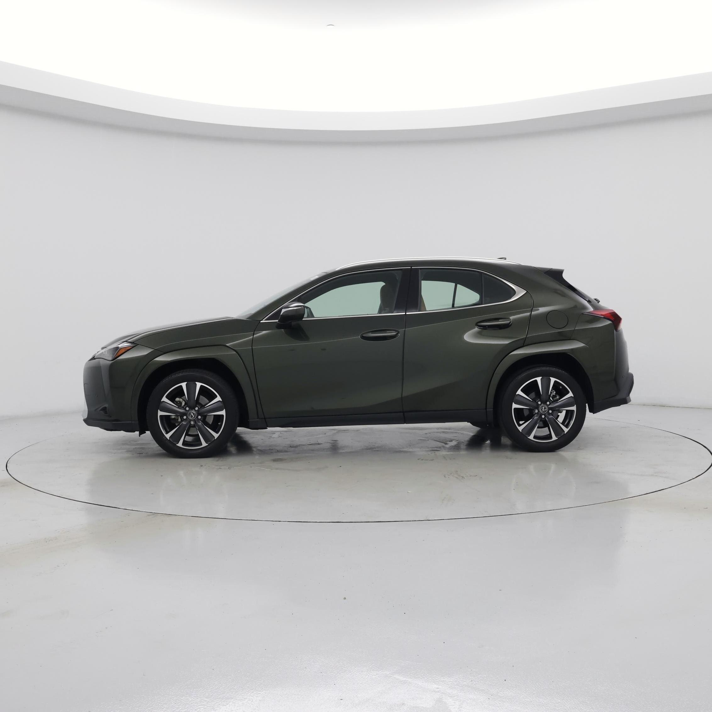 Thumbnail: 2023 Lexus UX - 3