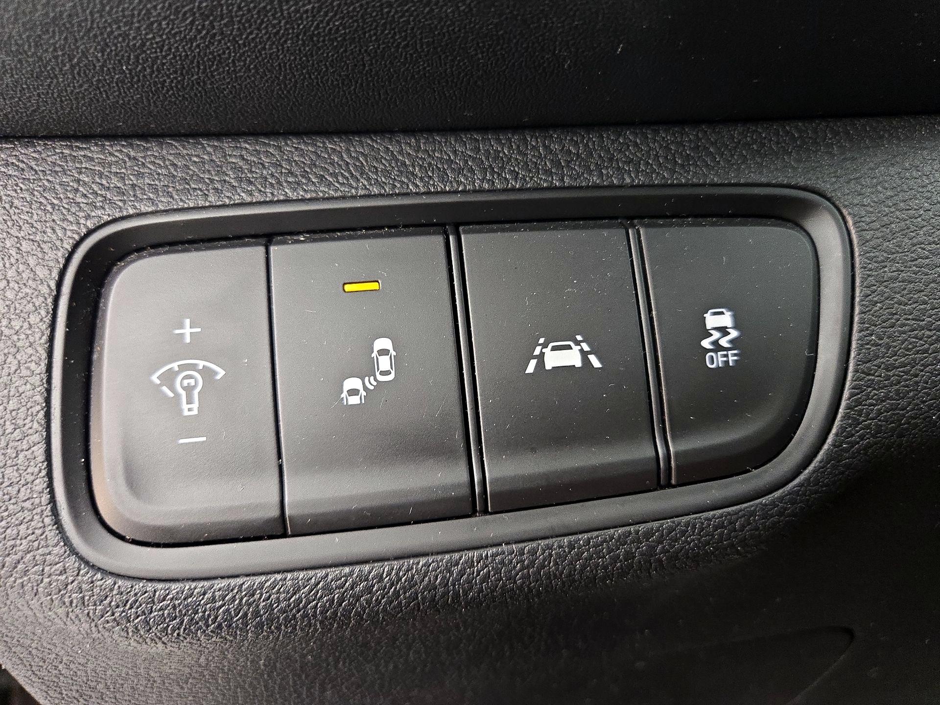Thumbnail: 2019 Hyundai Santa Fe - 13