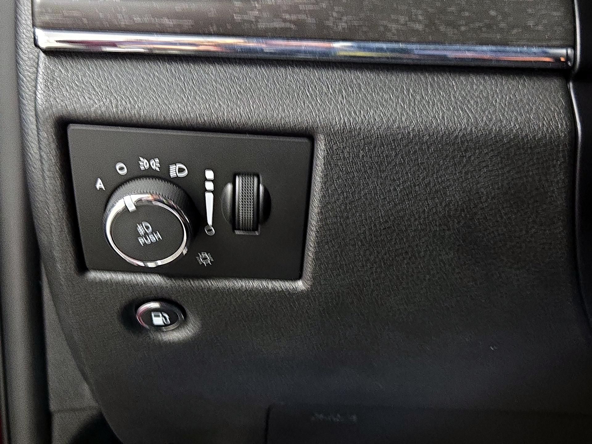 Thumbnail: 2018 Jeep Grand Cherokee - 13