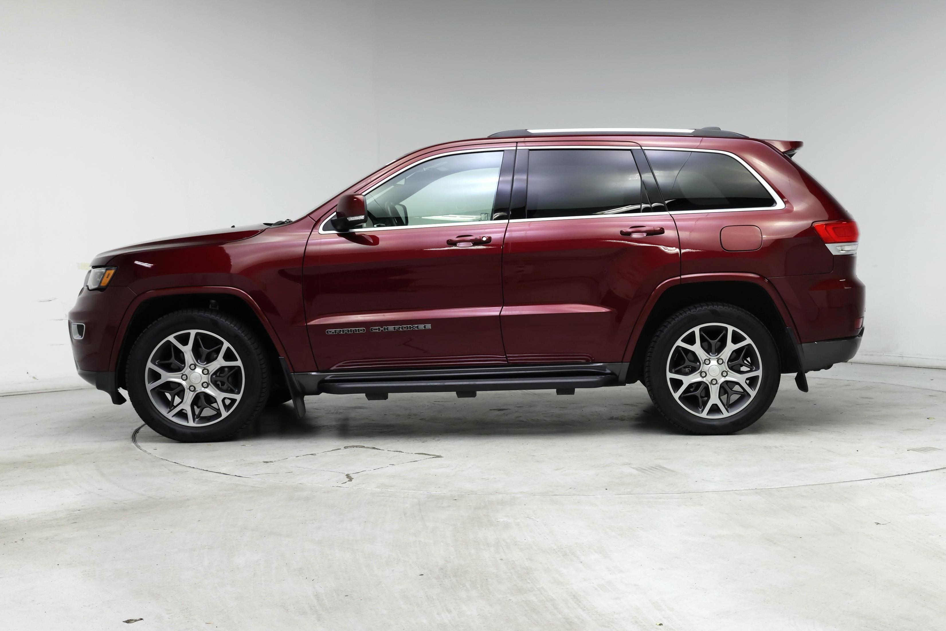 Thumbnail: 2018 Jeep Grand Cherokee - 3