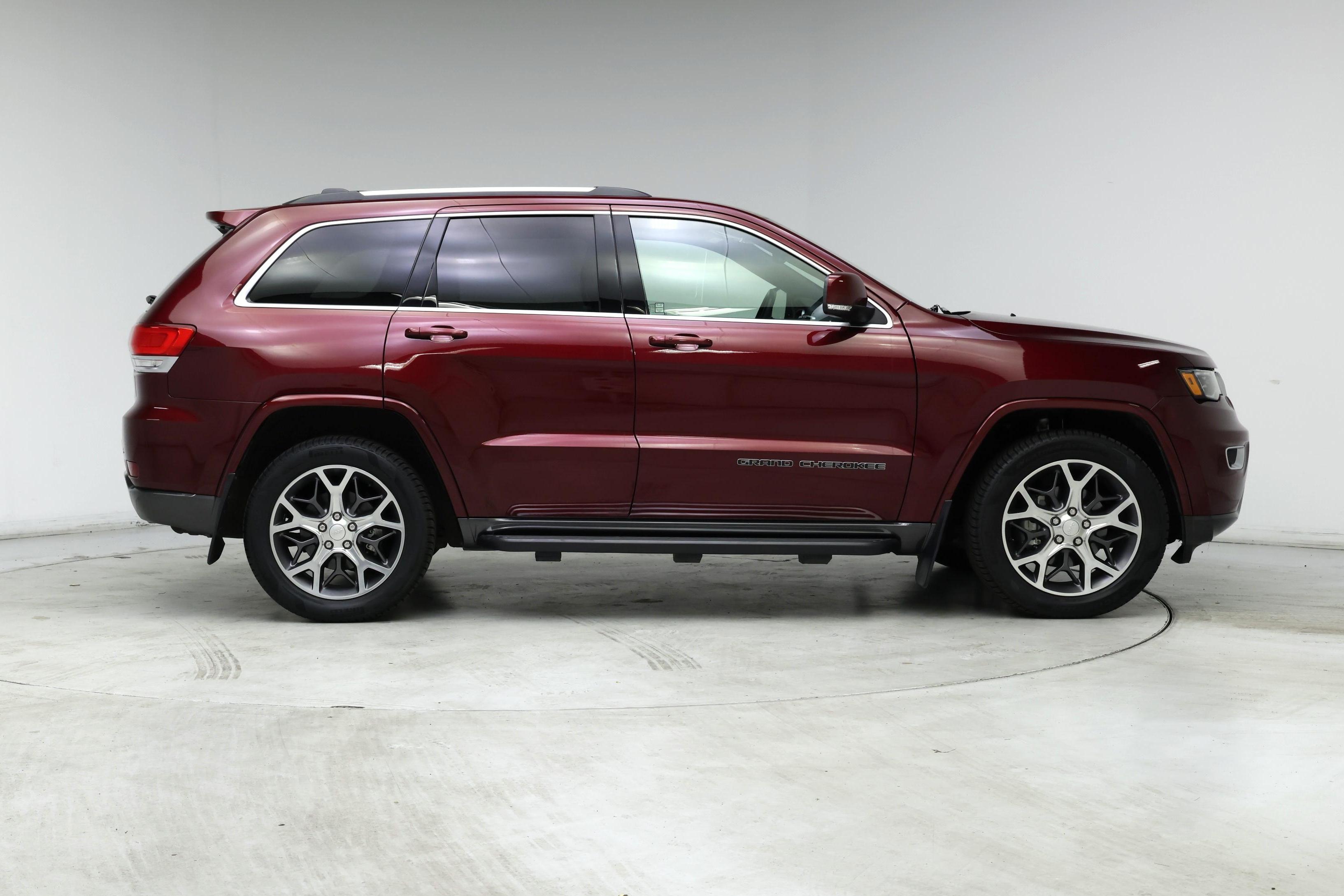 Thumbnail: 2018 Jeep Grand Cherokee - 7