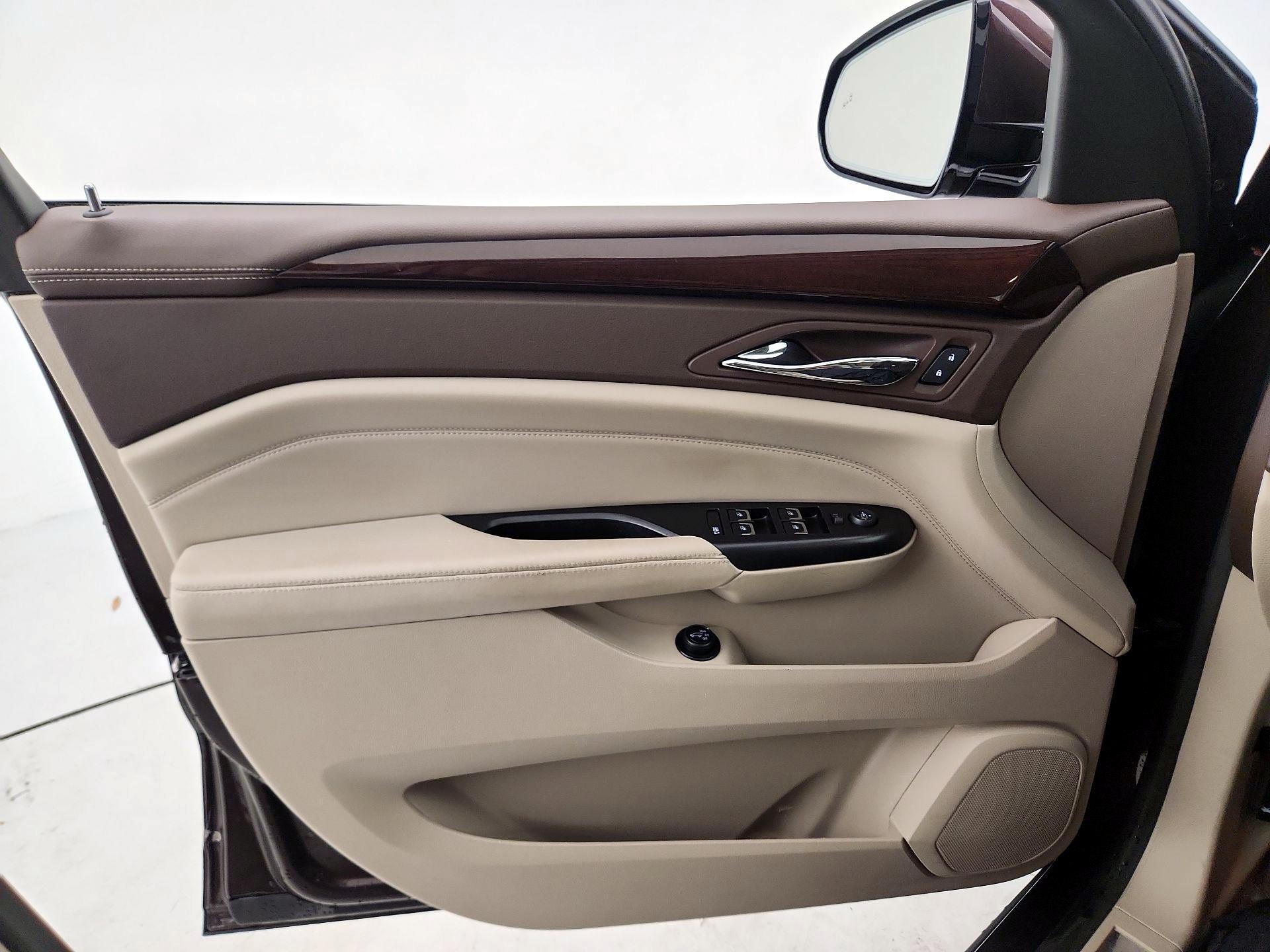 Thumbnail: 2016 Cadillac SRX - 12