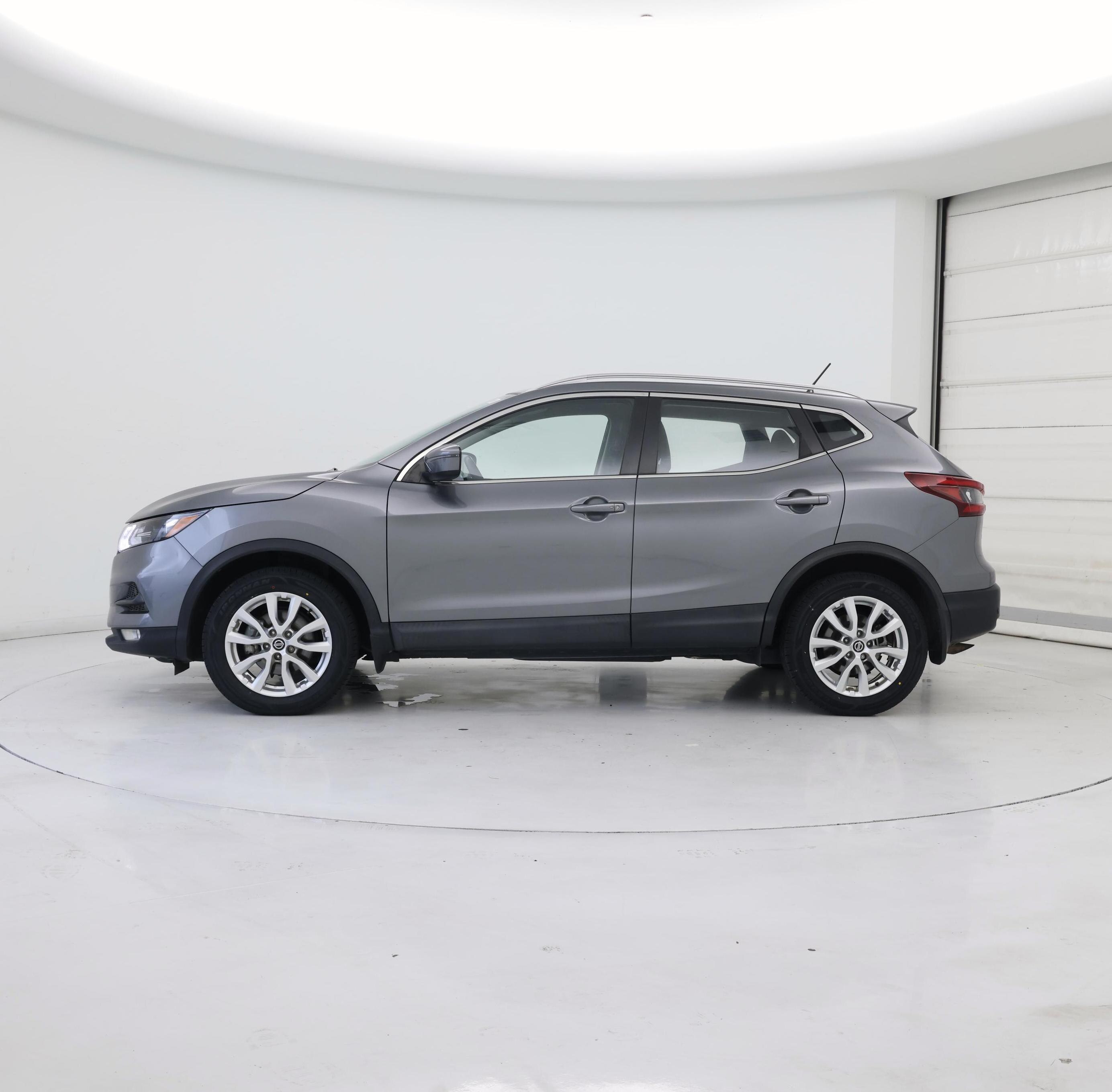 Thumbnail: 2021 Nissan Rogue Sport - 3