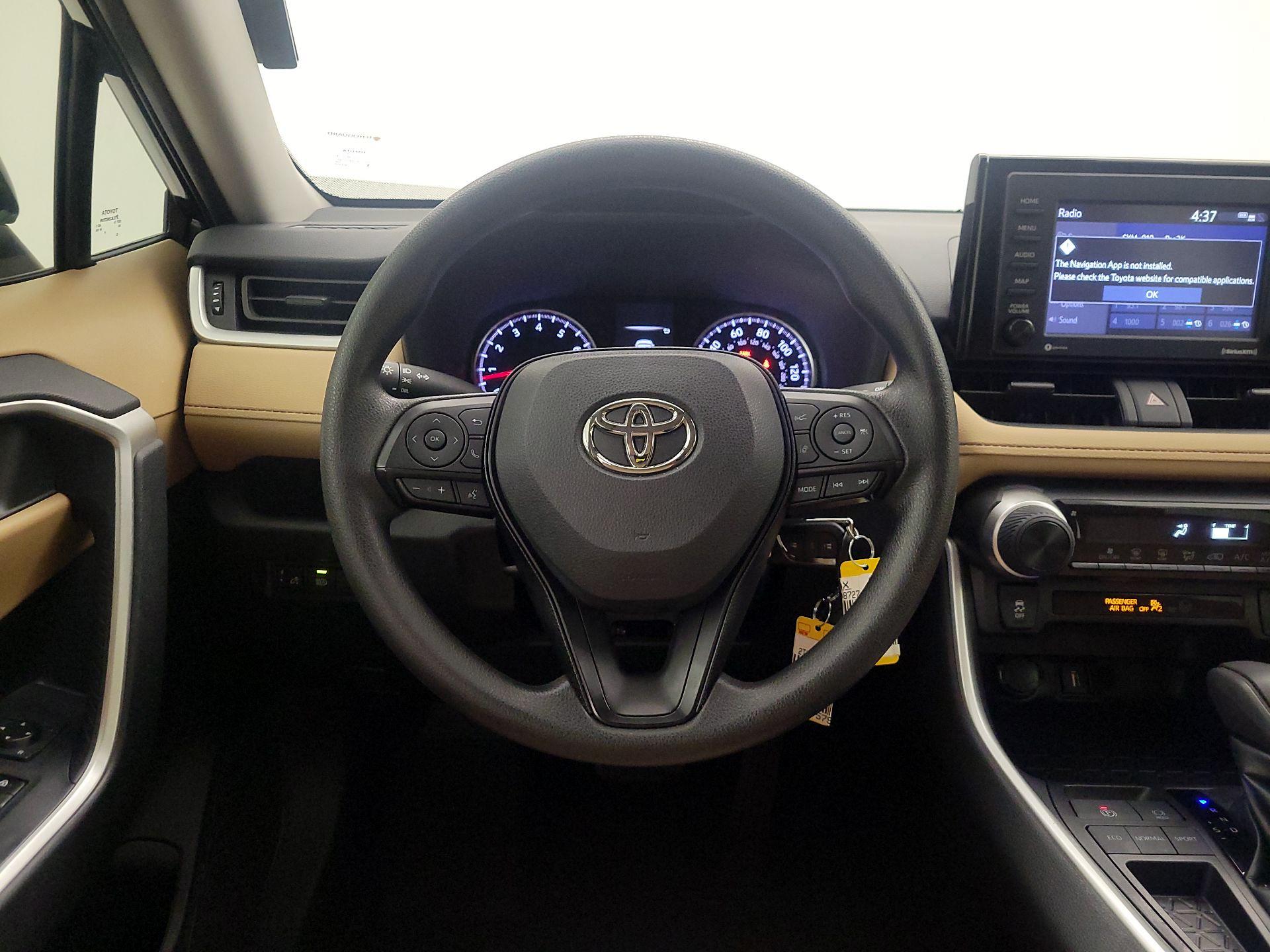 Thumbnail: 2021 Toyota RAV4 - 10