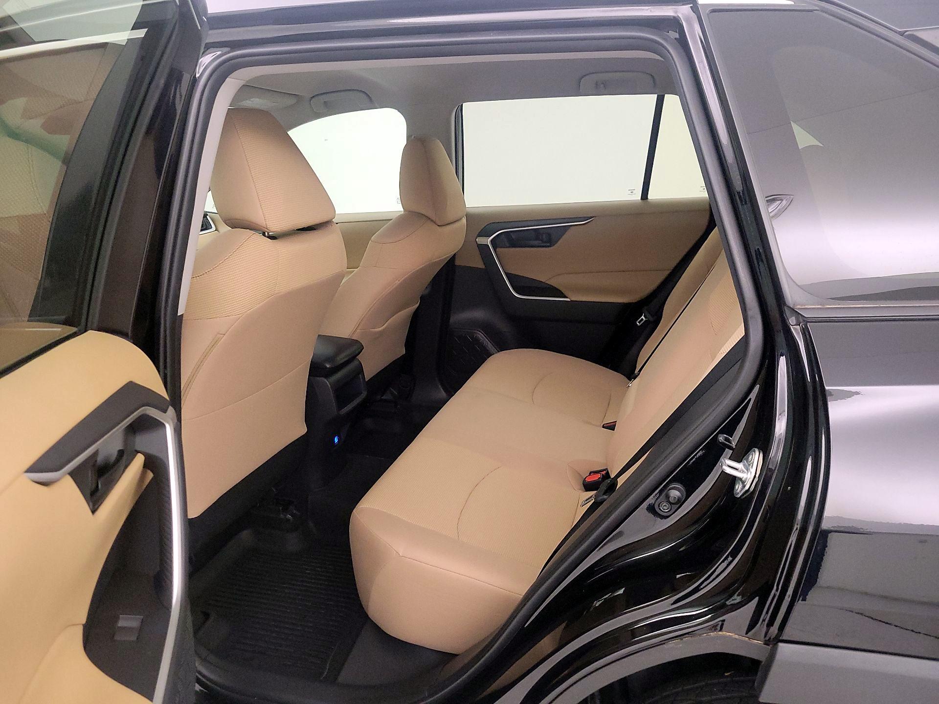 Thumbnail: 2021 Toyota RAV4 - 20