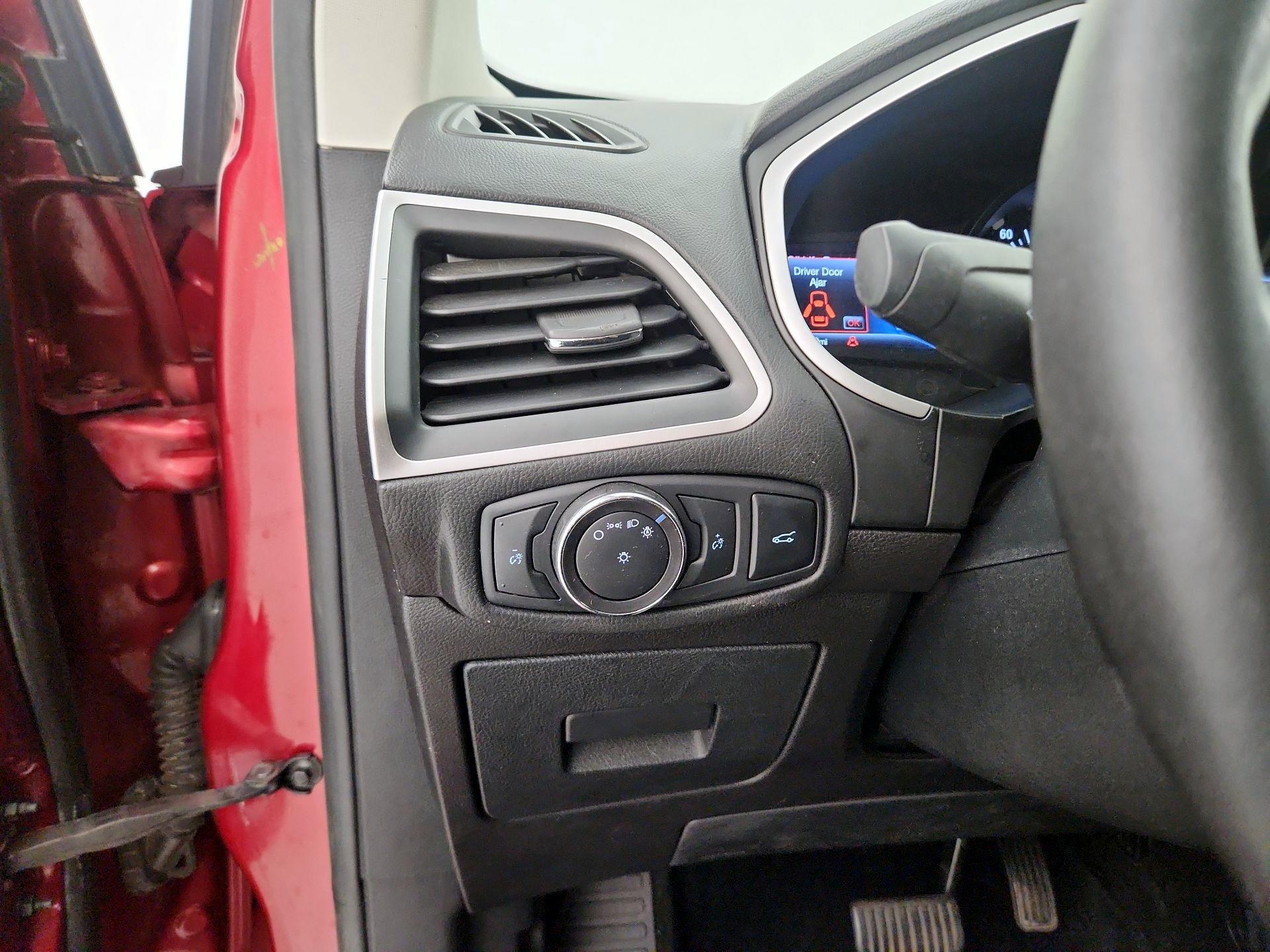 Thumbnail: 2015 Ford Edge - 13
