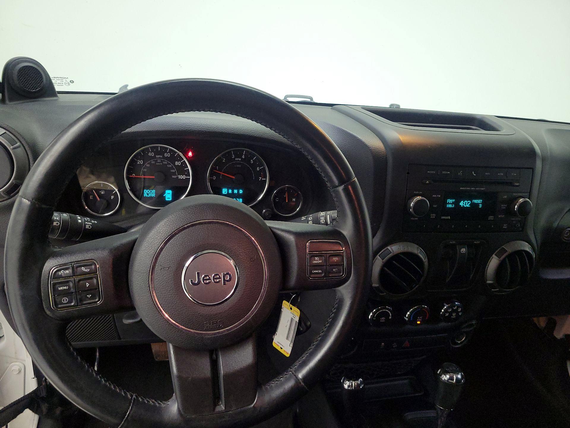 Thumbnail: 2014 Jeep Wrangler - 9