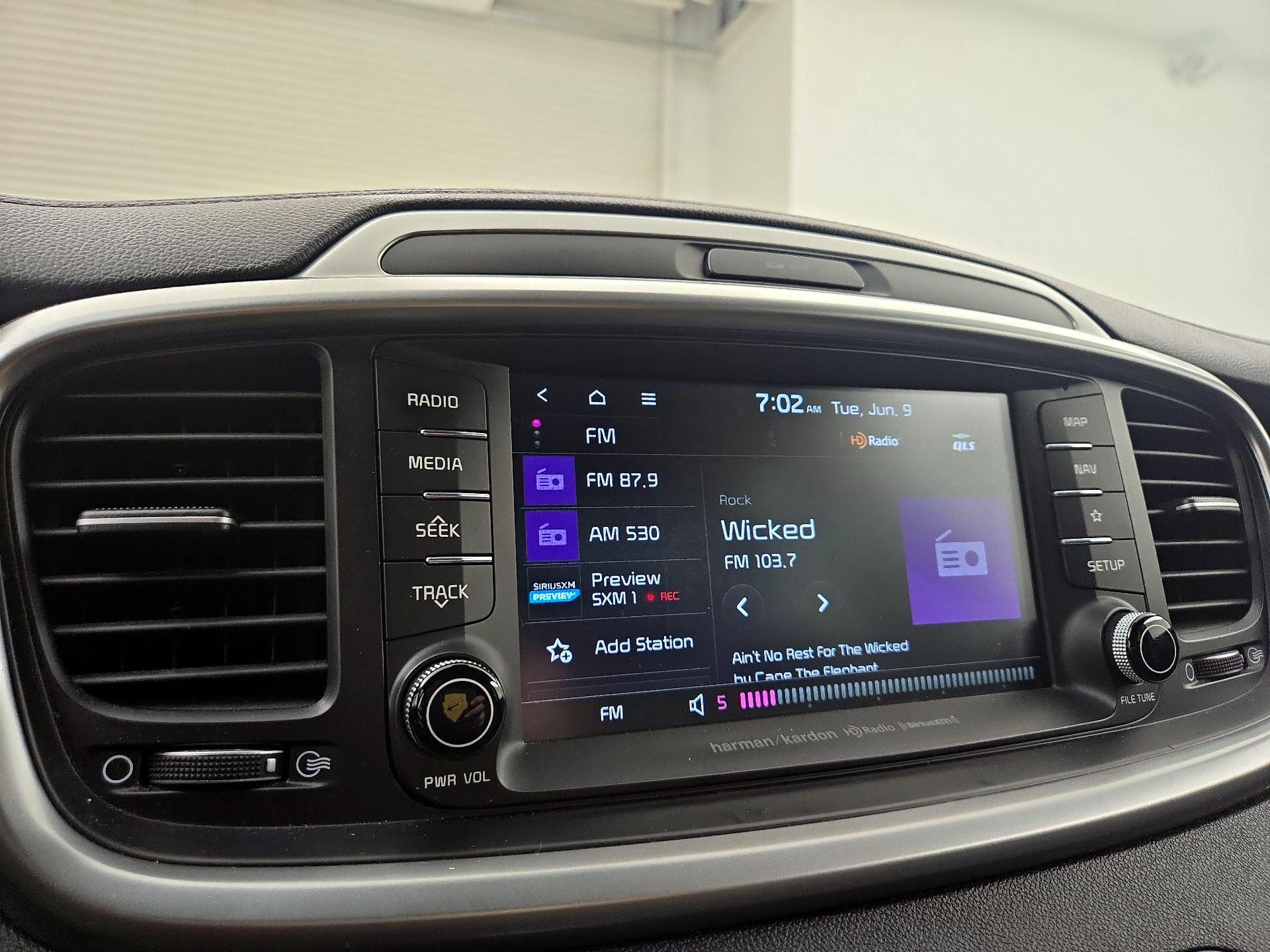 Thumbnail: 2019 Kia Sorento - 16