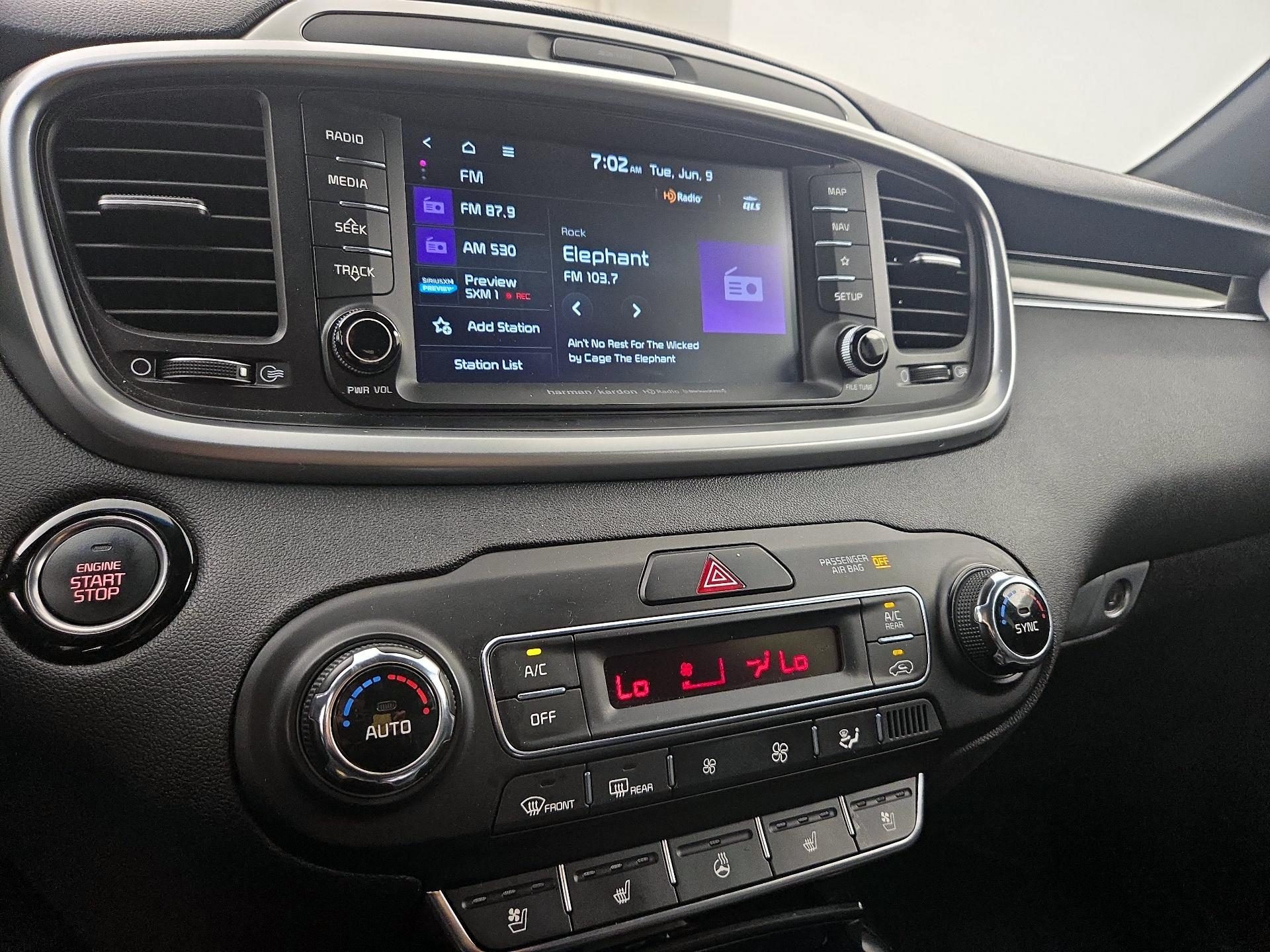 Thumbnail: 2019 Kia Sorento - 17