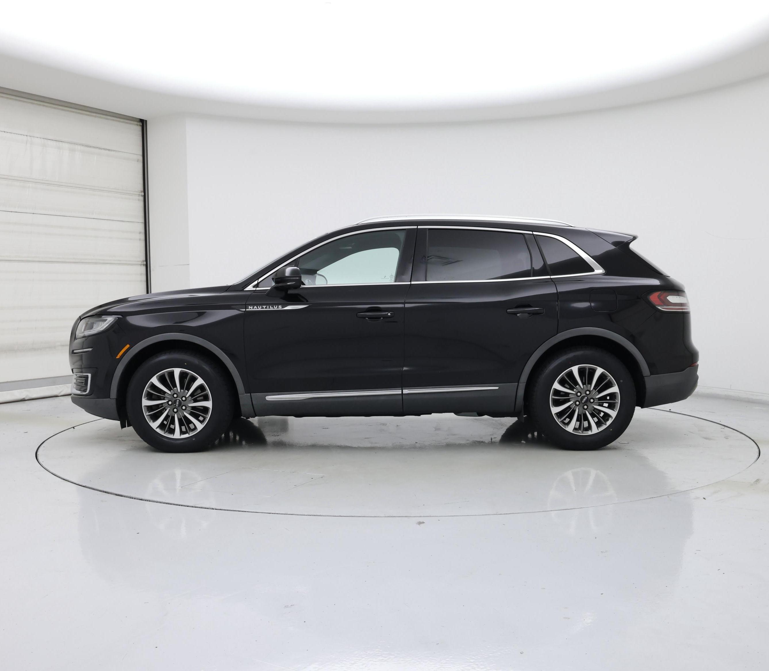 Thumbnail: 2020 Lincoln Nautilus - 3
