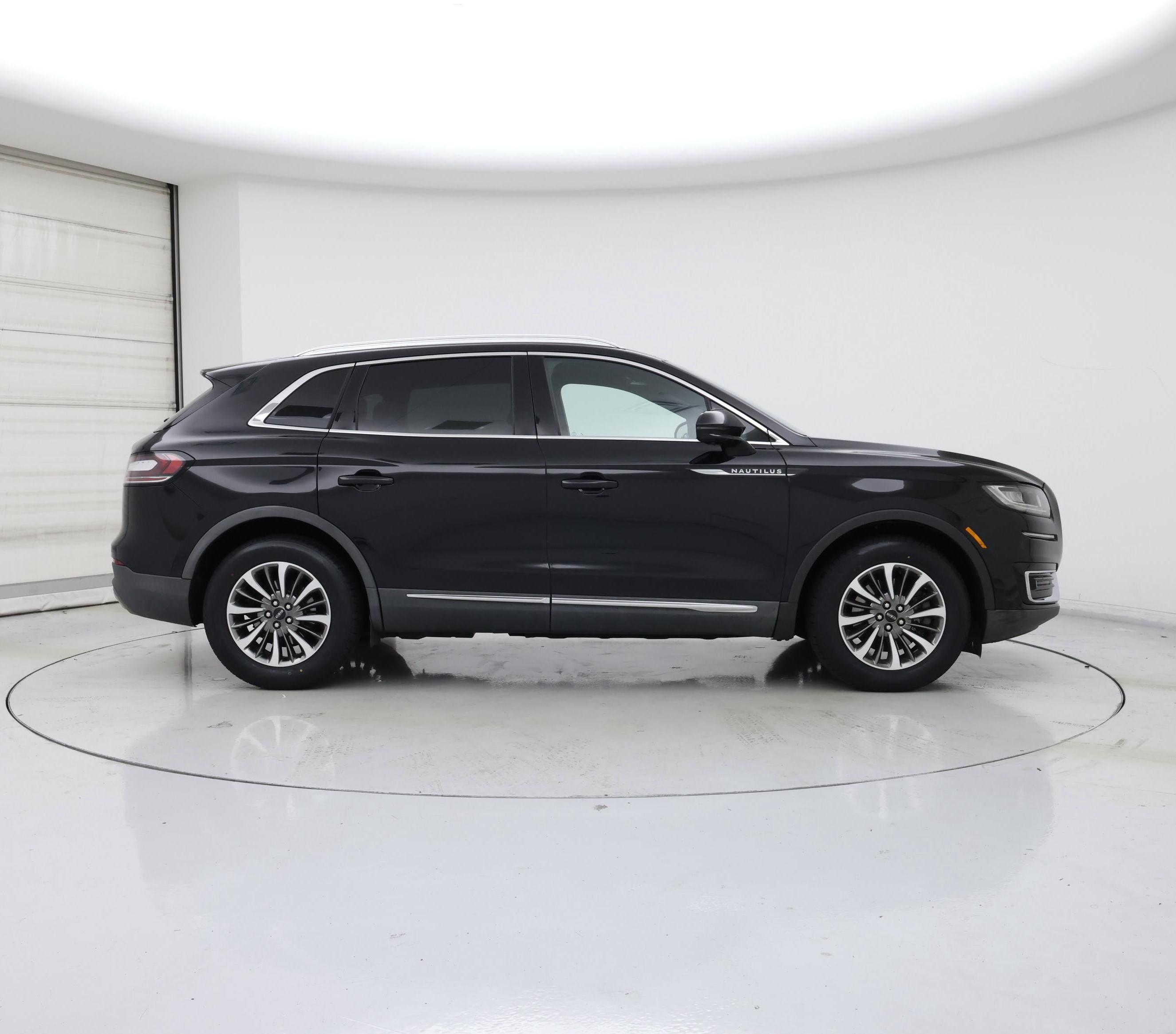 Thumbnail: 2020 Lincoln Nautilus - 7