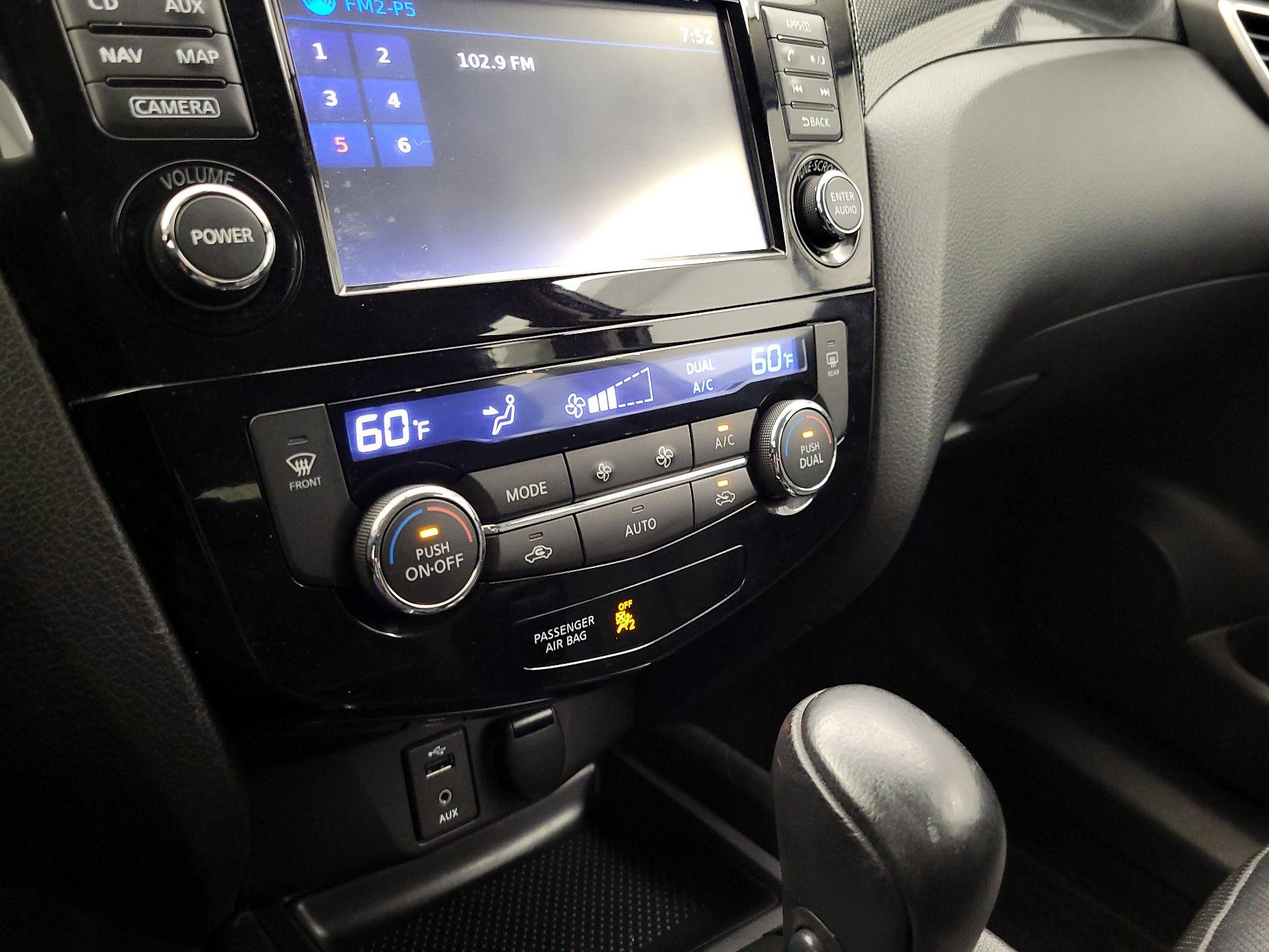 Thumbnail: 2014 Nissan Rogue - 17
