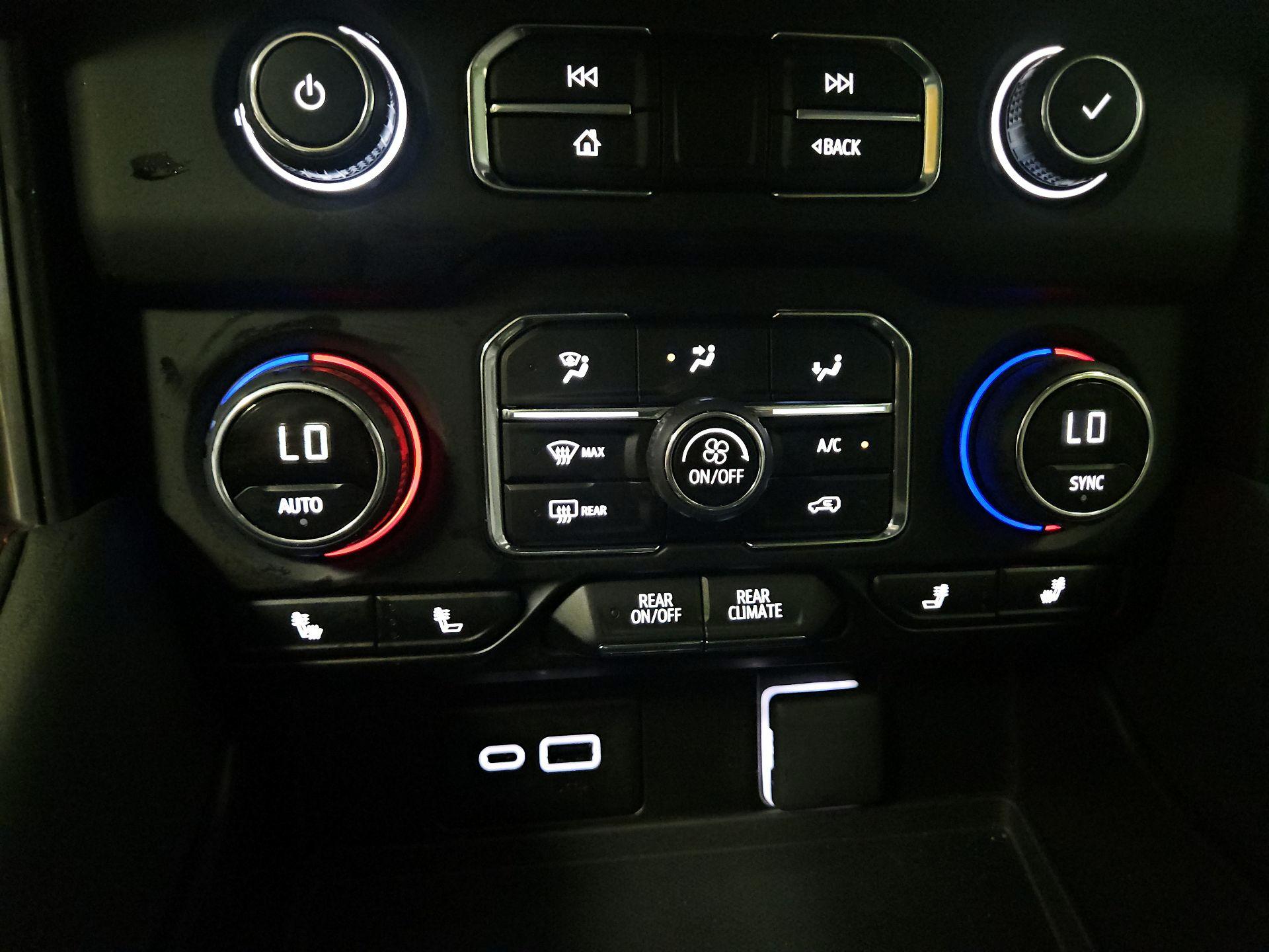 Thumbnail: 2024 Chevrolet Suburban - 17