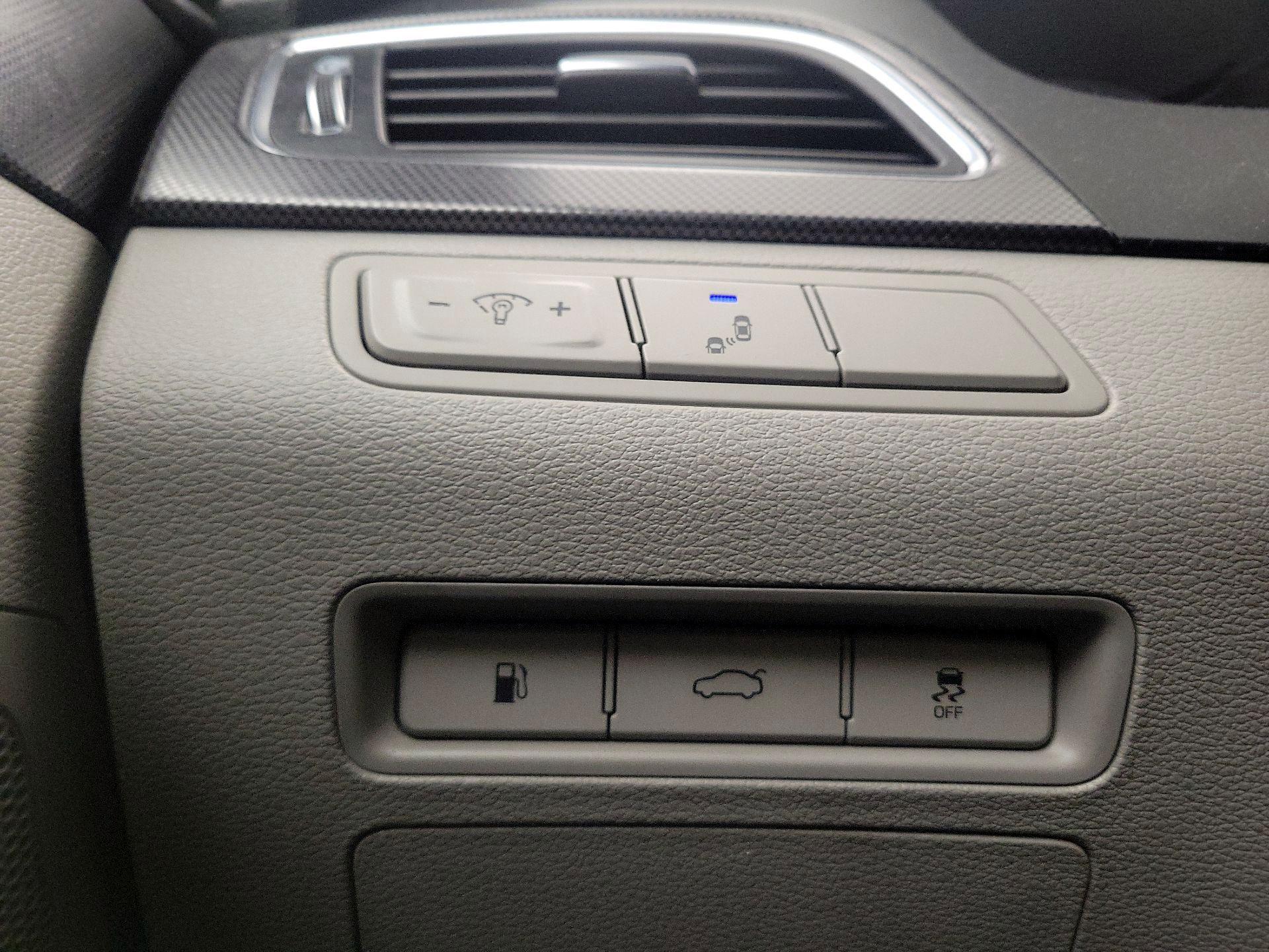 Thumbnail: 2015 Hyundai Sonata - 13