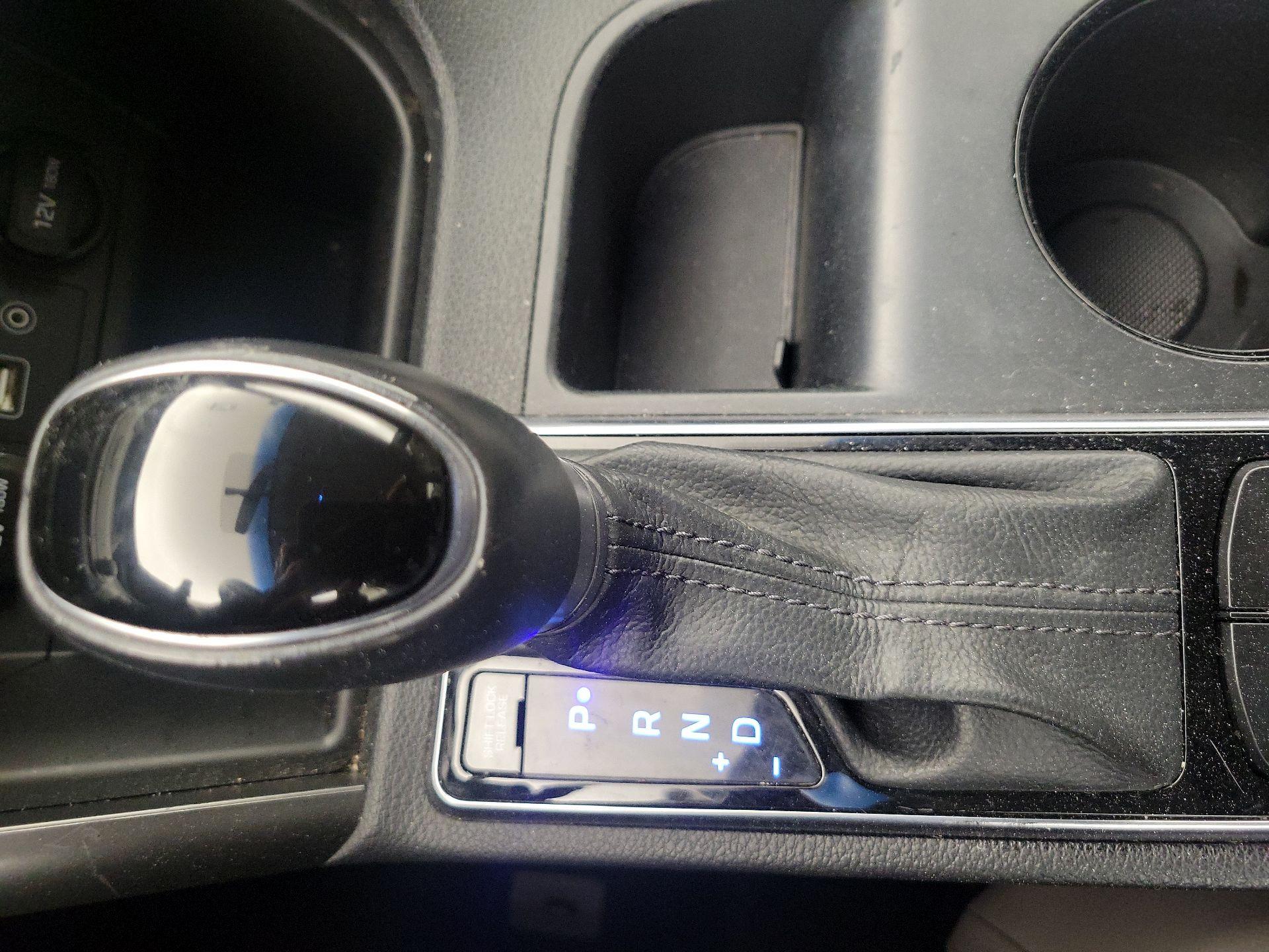 Thumbnail: 2015 Hyundai Sonata - 18