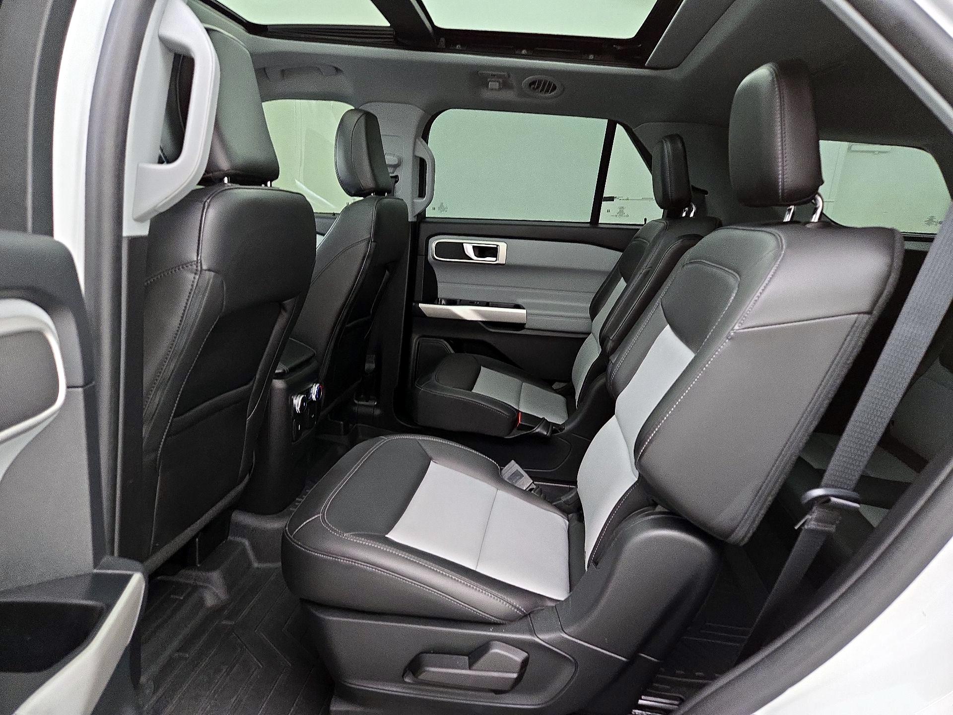 Thumbnail: 2022 Ford Explorer - 20