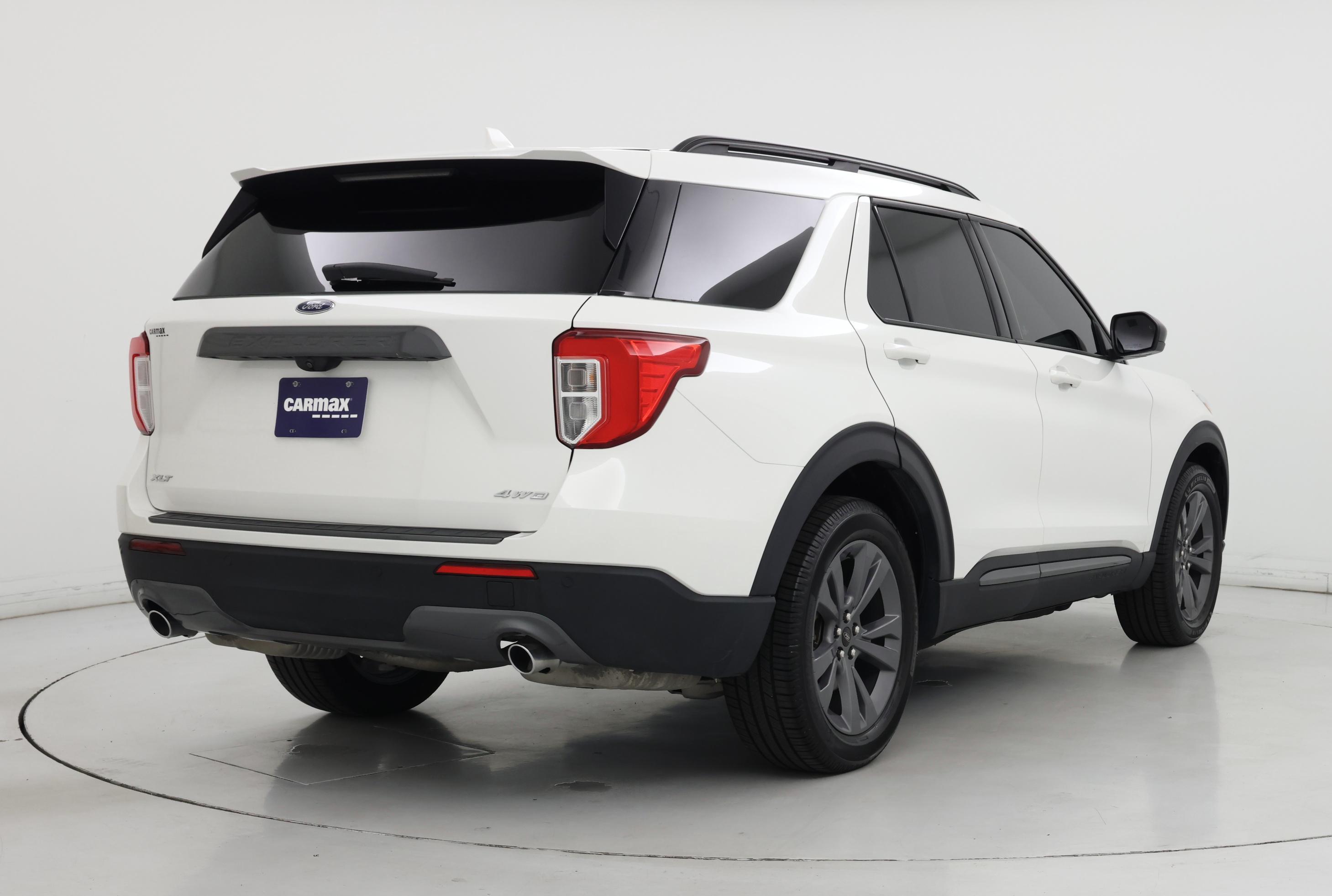 Thumbnail: 2022 Ford Explorer - 8