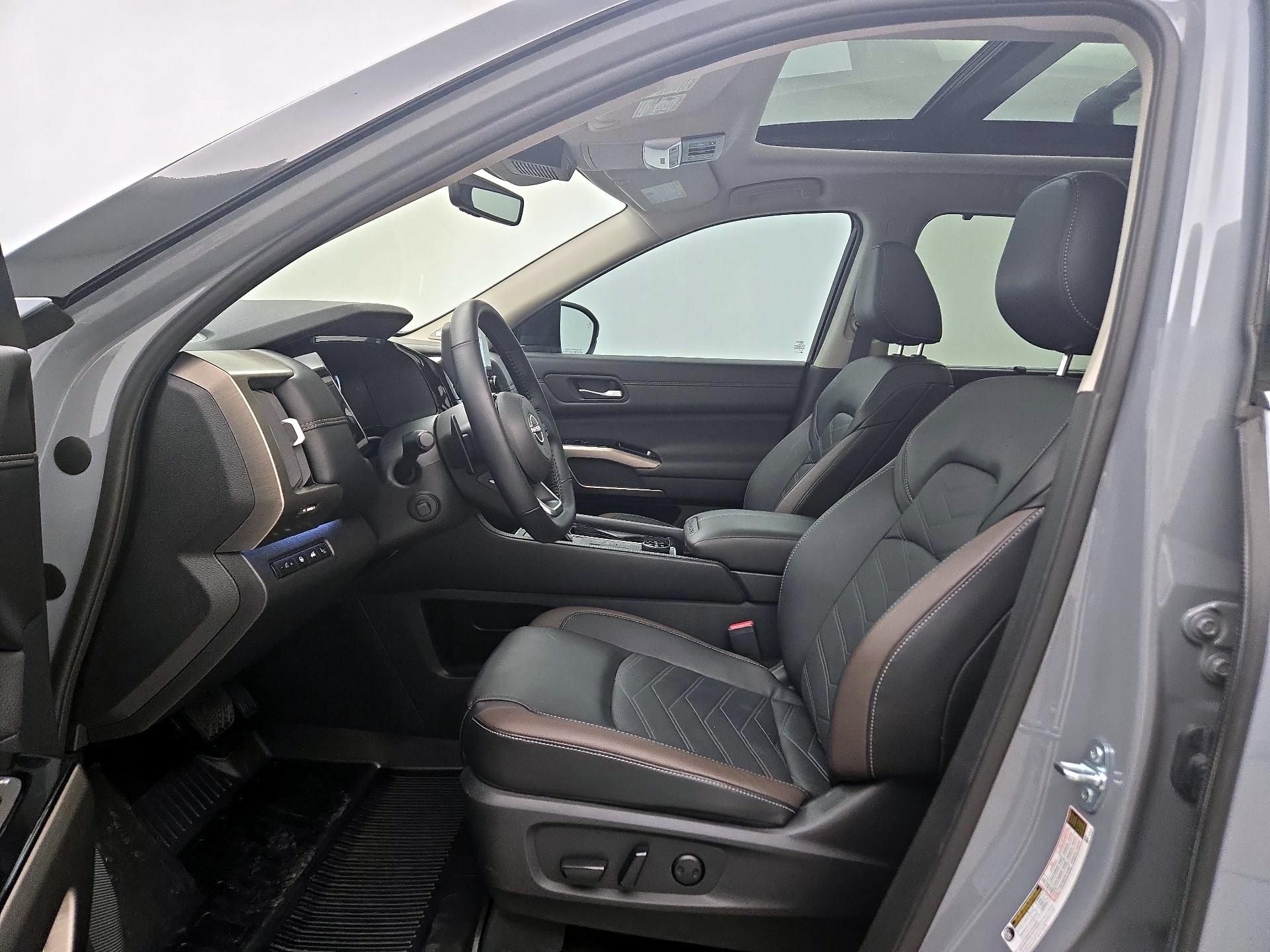 Thumbnail: 2025 Nissan Pathfinder - 11