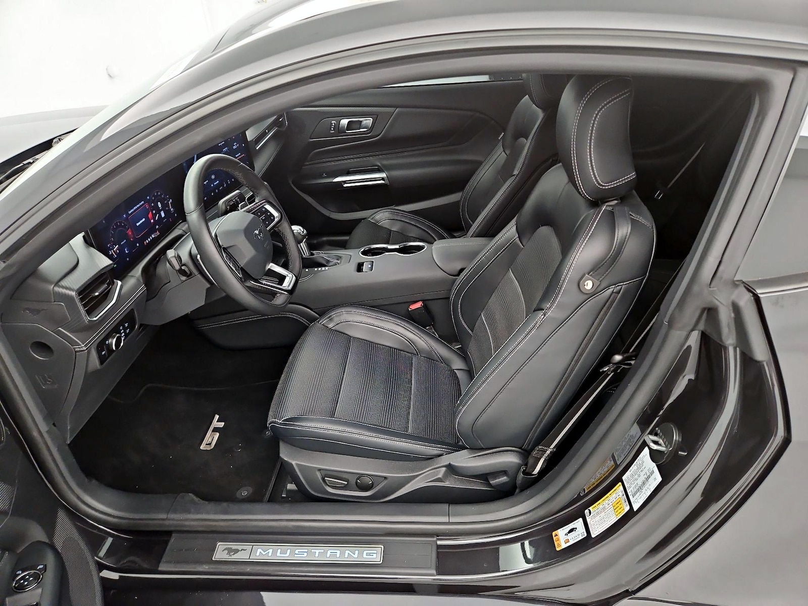 2024 Ford Mustang GT Premium - Photo 12