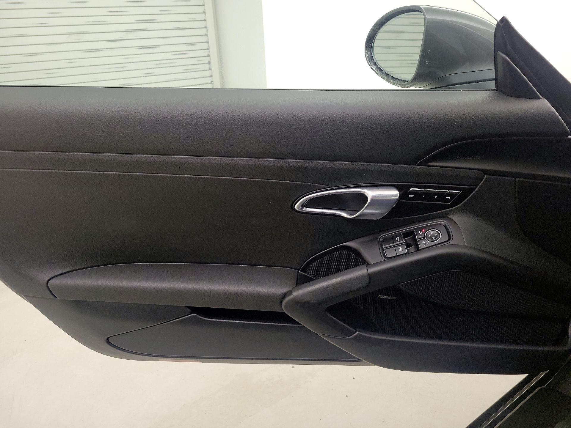 Thumbnail: 2018 Porsche 718 Boxster - 12