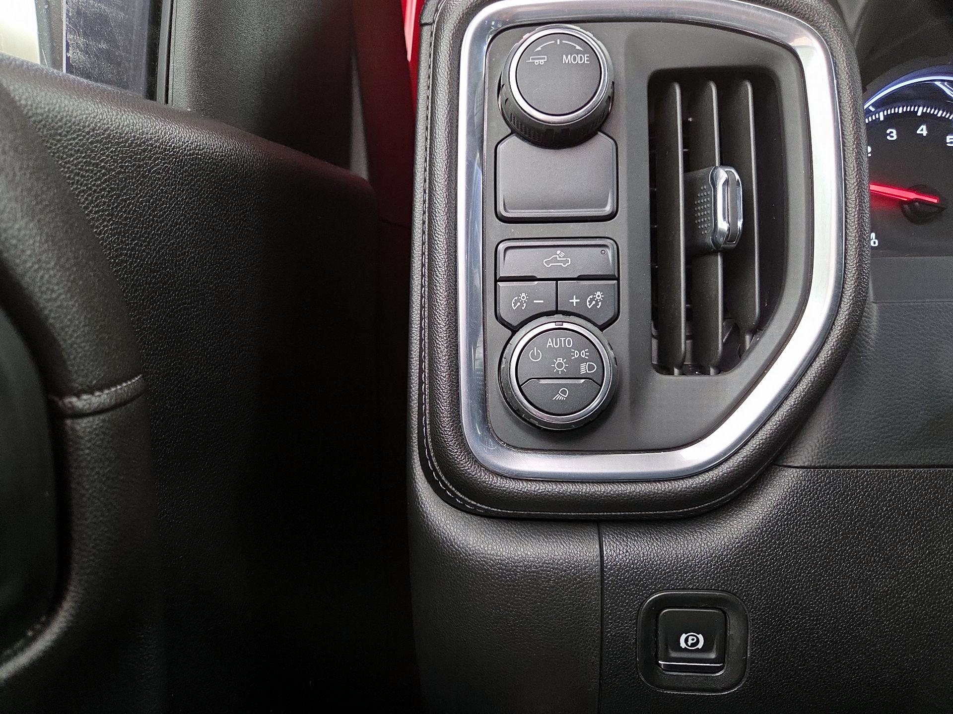 Thumbnail: 2020 Chevrolet Silverado 1500 - 13