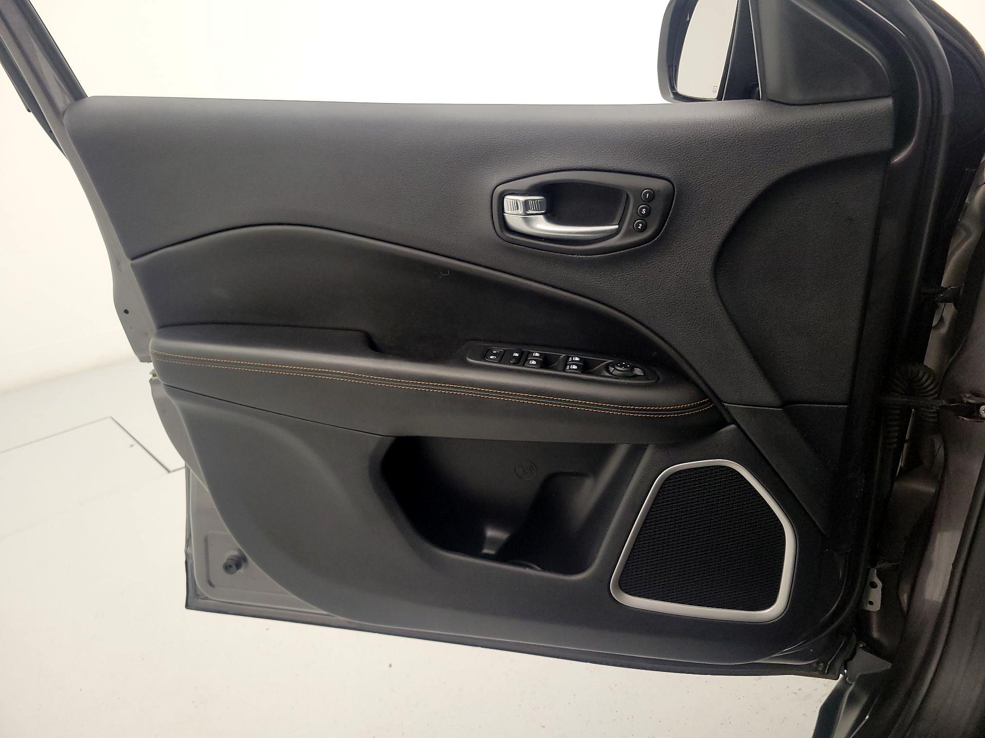 Thumbnail: 2021 Jeep Compass - 12