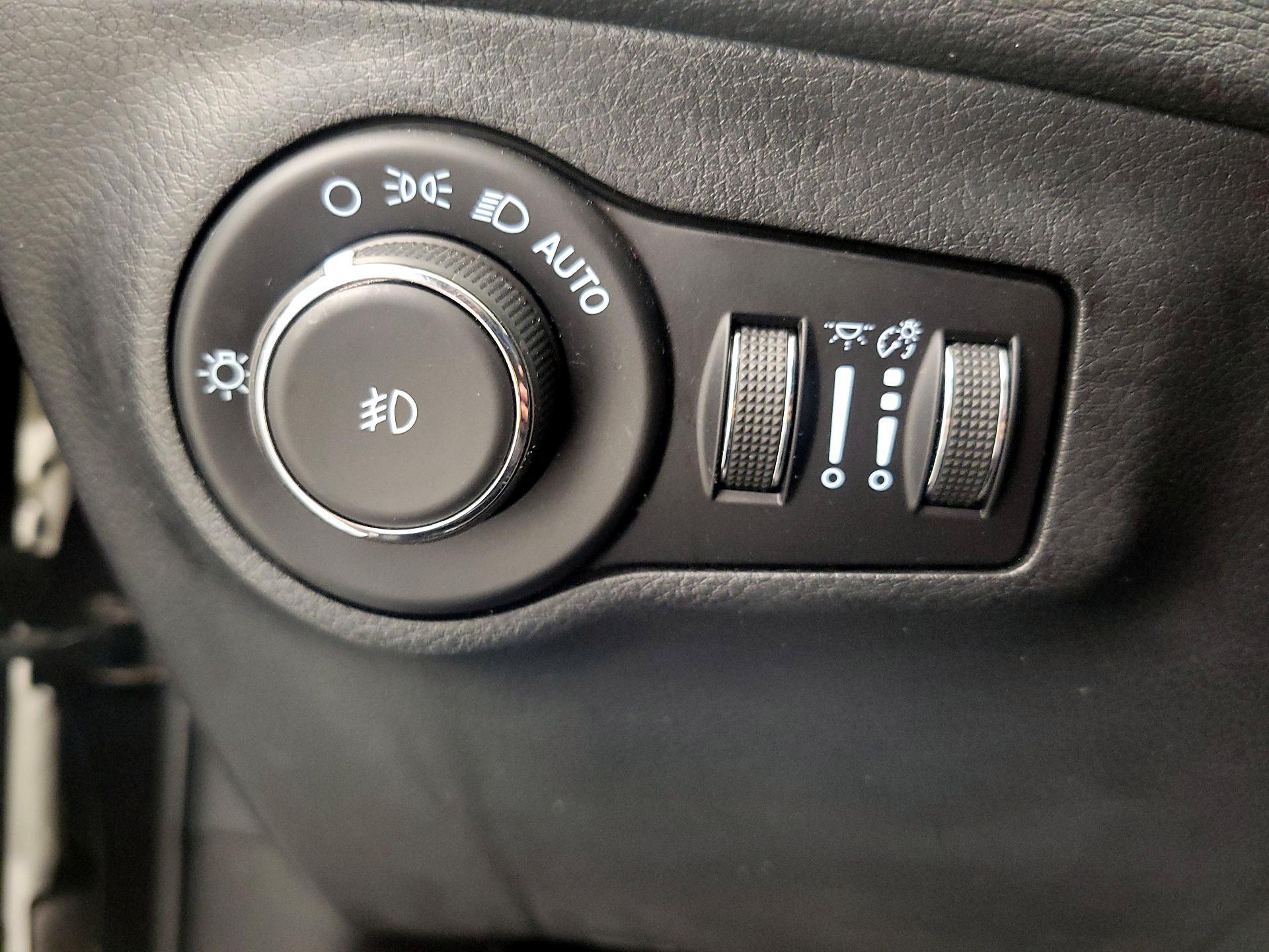 Thumbnail: 2021 Jeep Compass - 13
