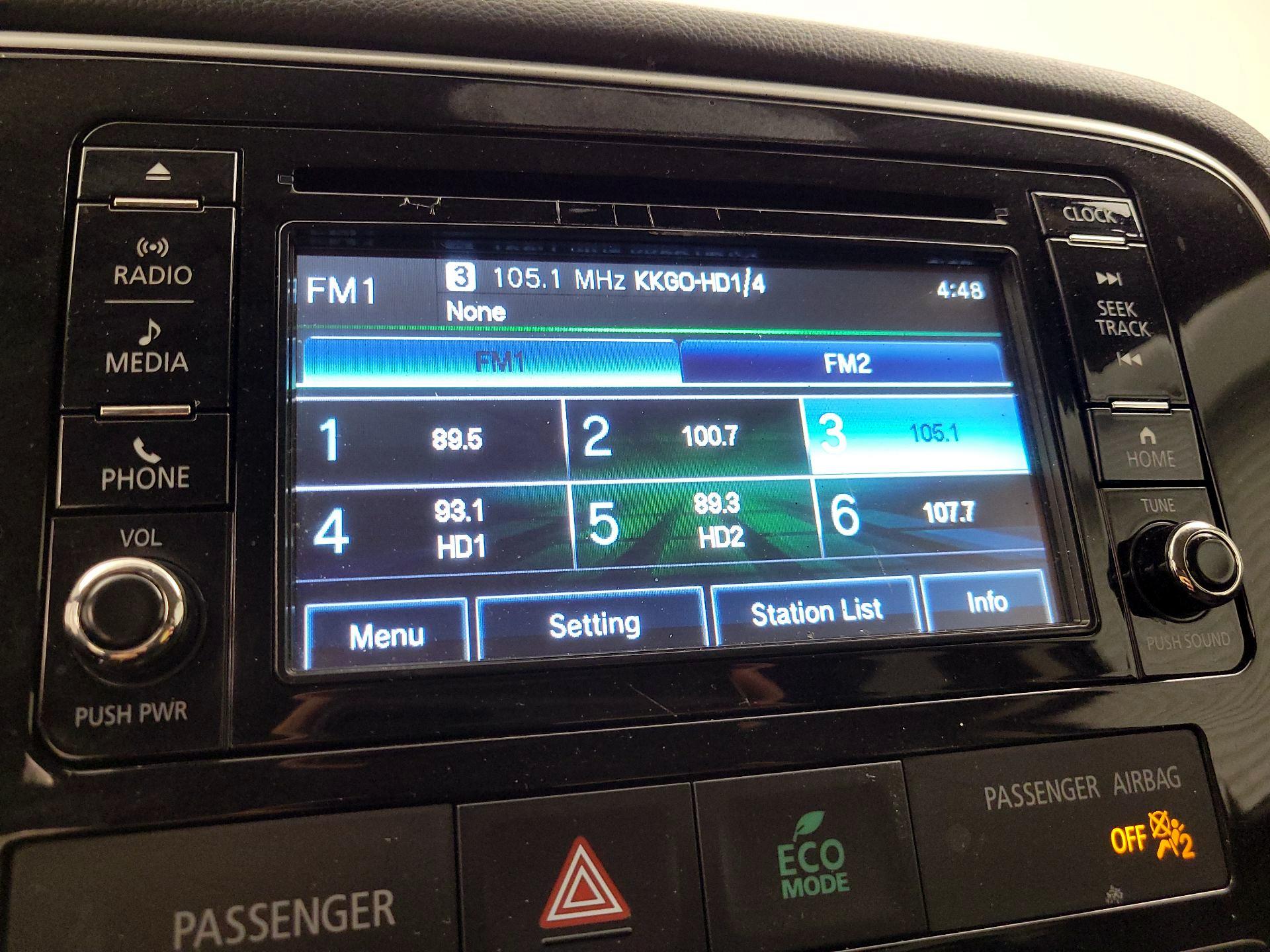Thumbnail: 2016 Mitsubishi Outlander - 15