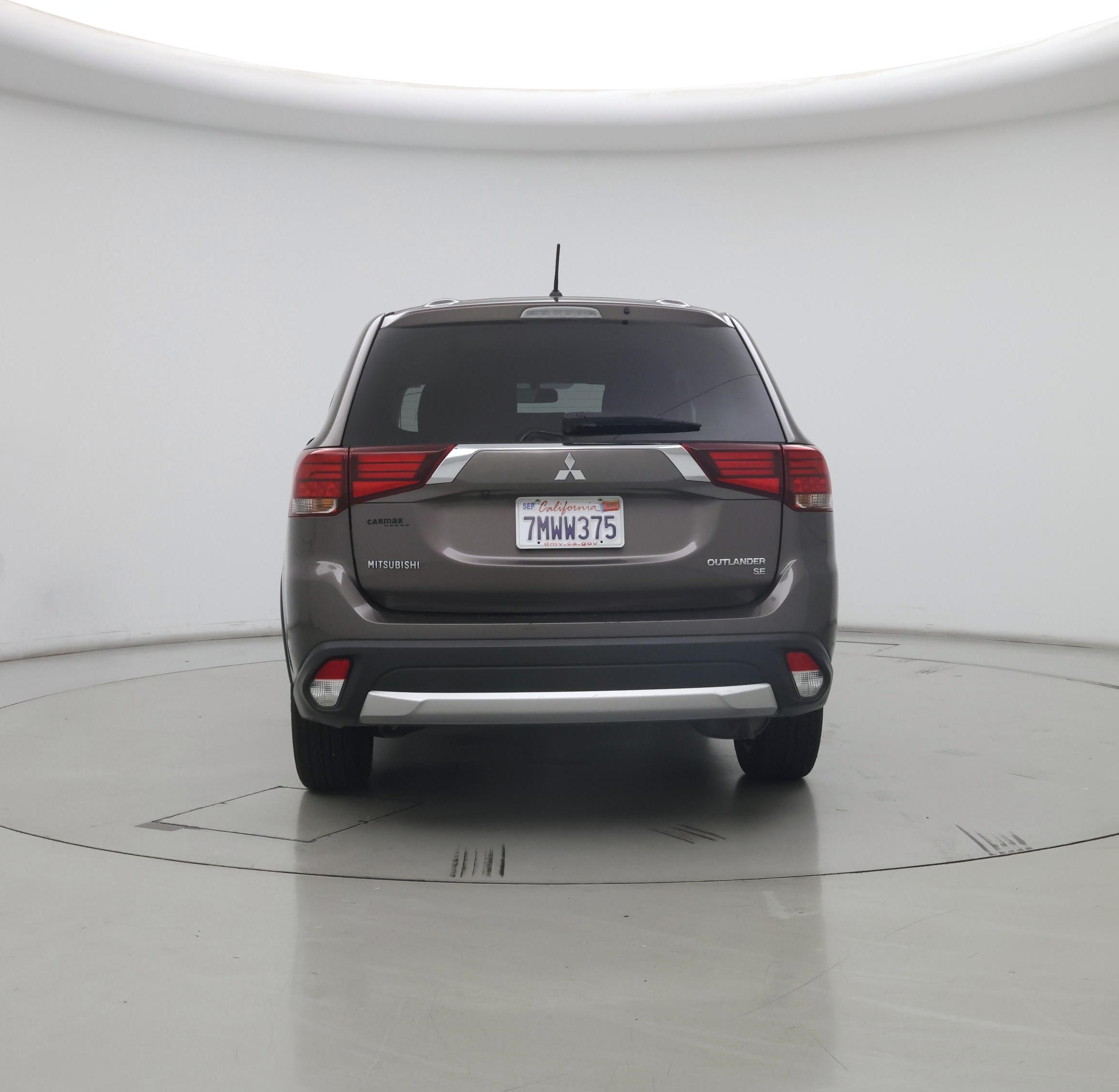 Thumbnail: 2016 Mitsubishi Outlander - 6