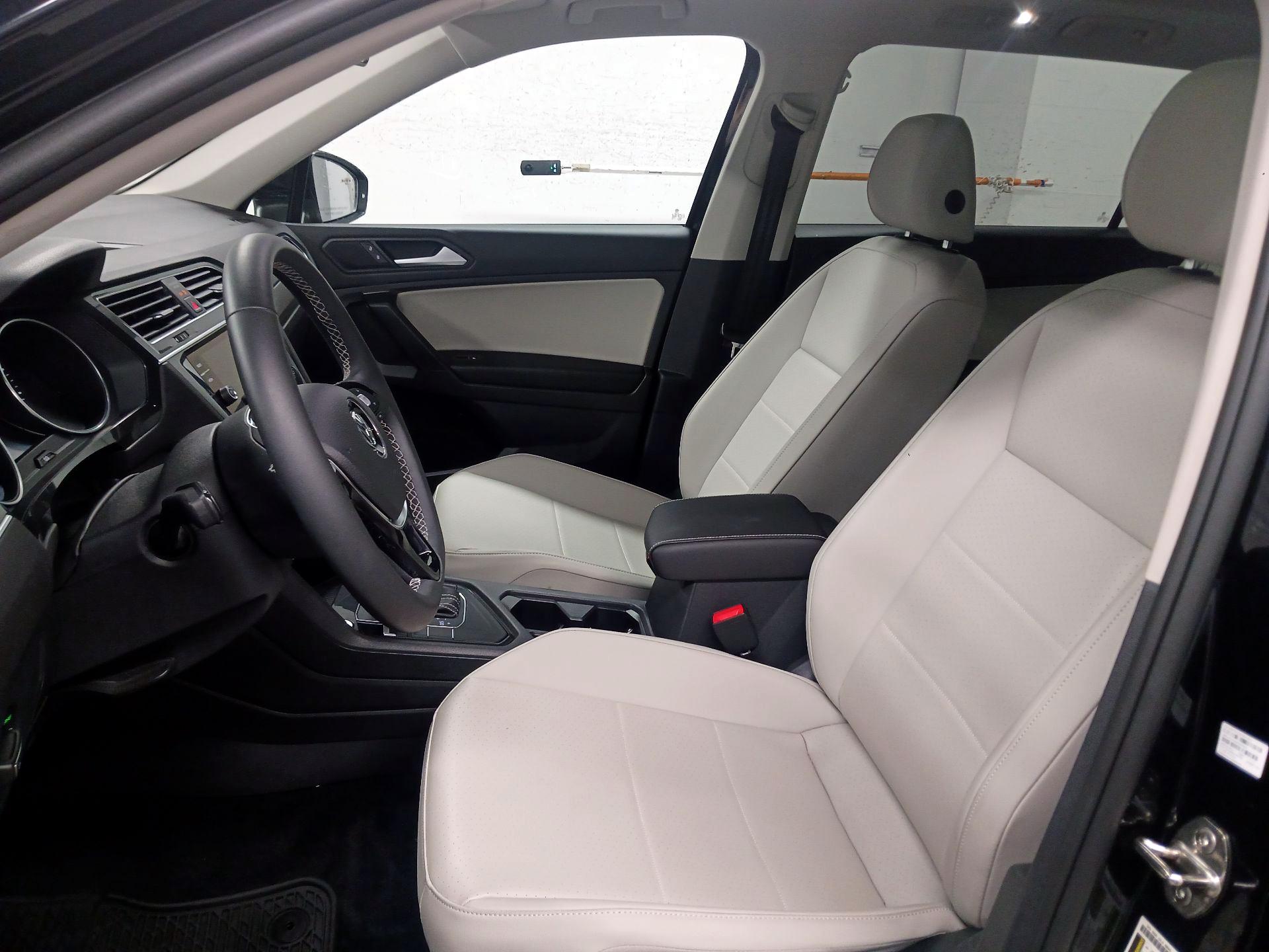 Thumbnail: 2021 Volkswagen Tiguan - 11