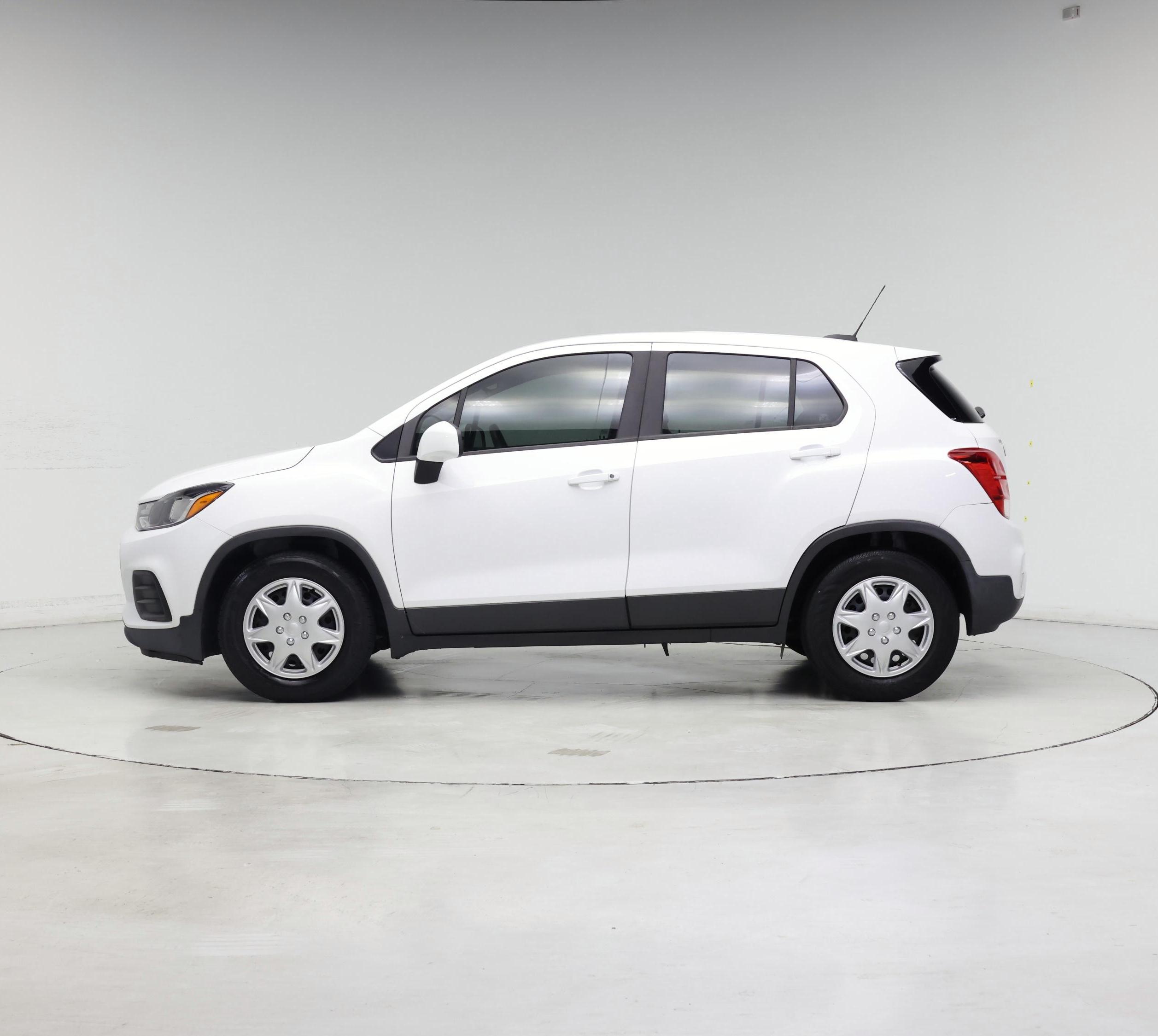 Thumbnail: 2019 Chevrolet Trax - 3