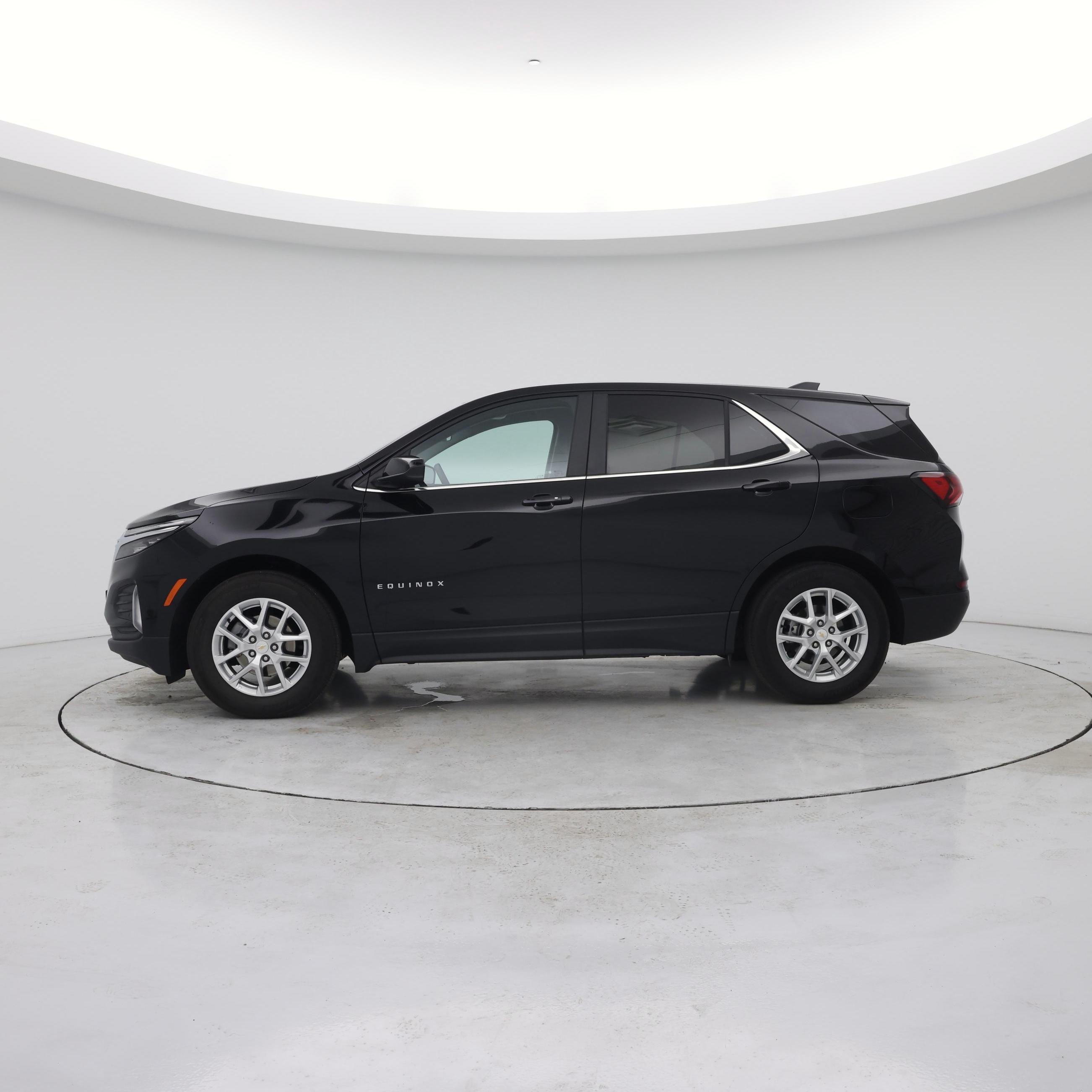 Thumbnail: 2023 Chevrolet Equinox - 3